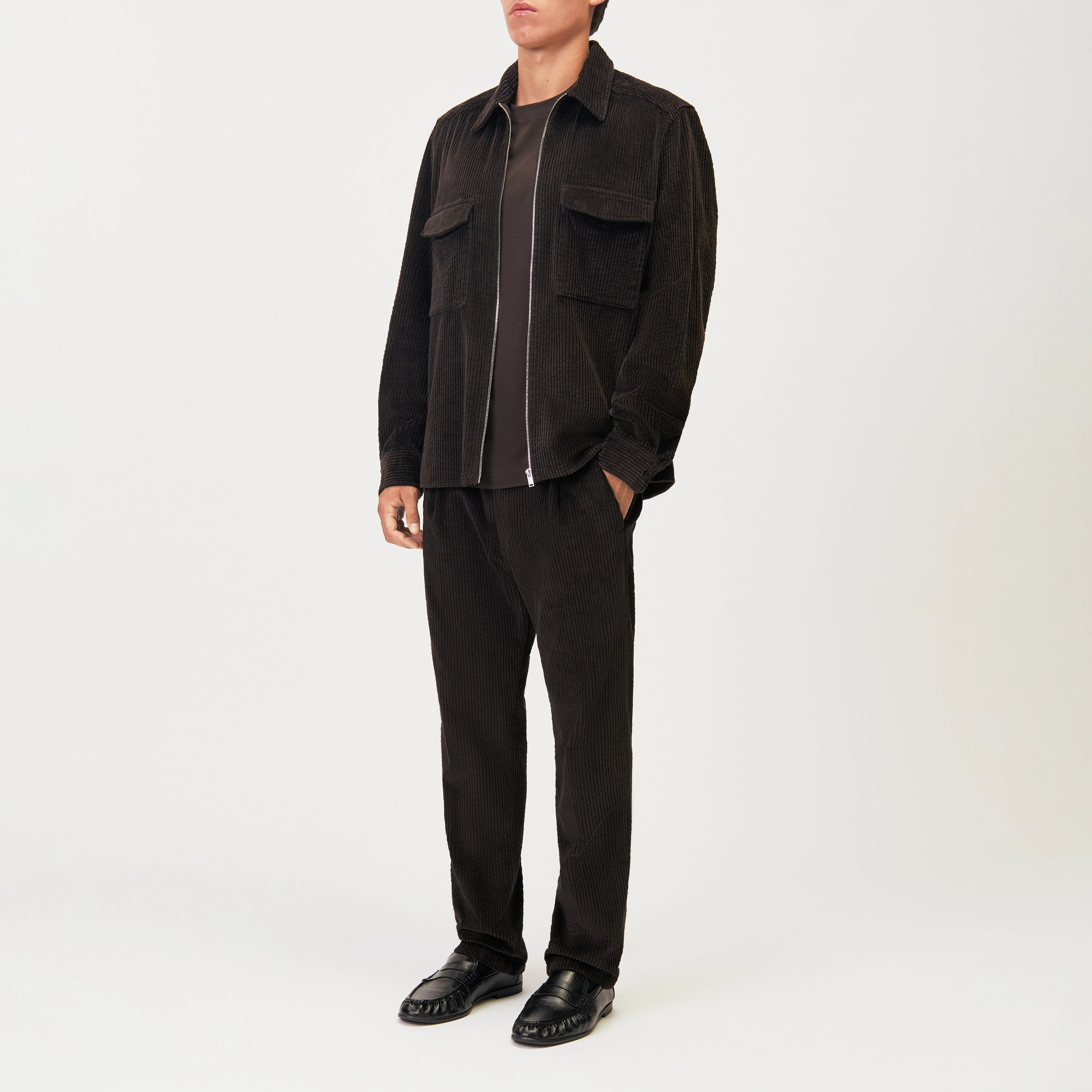 GUNRAY_Z - Relaxed Fit Overshirt in Breitcord - Herren - braun - Ganzkörper-Frontansicht