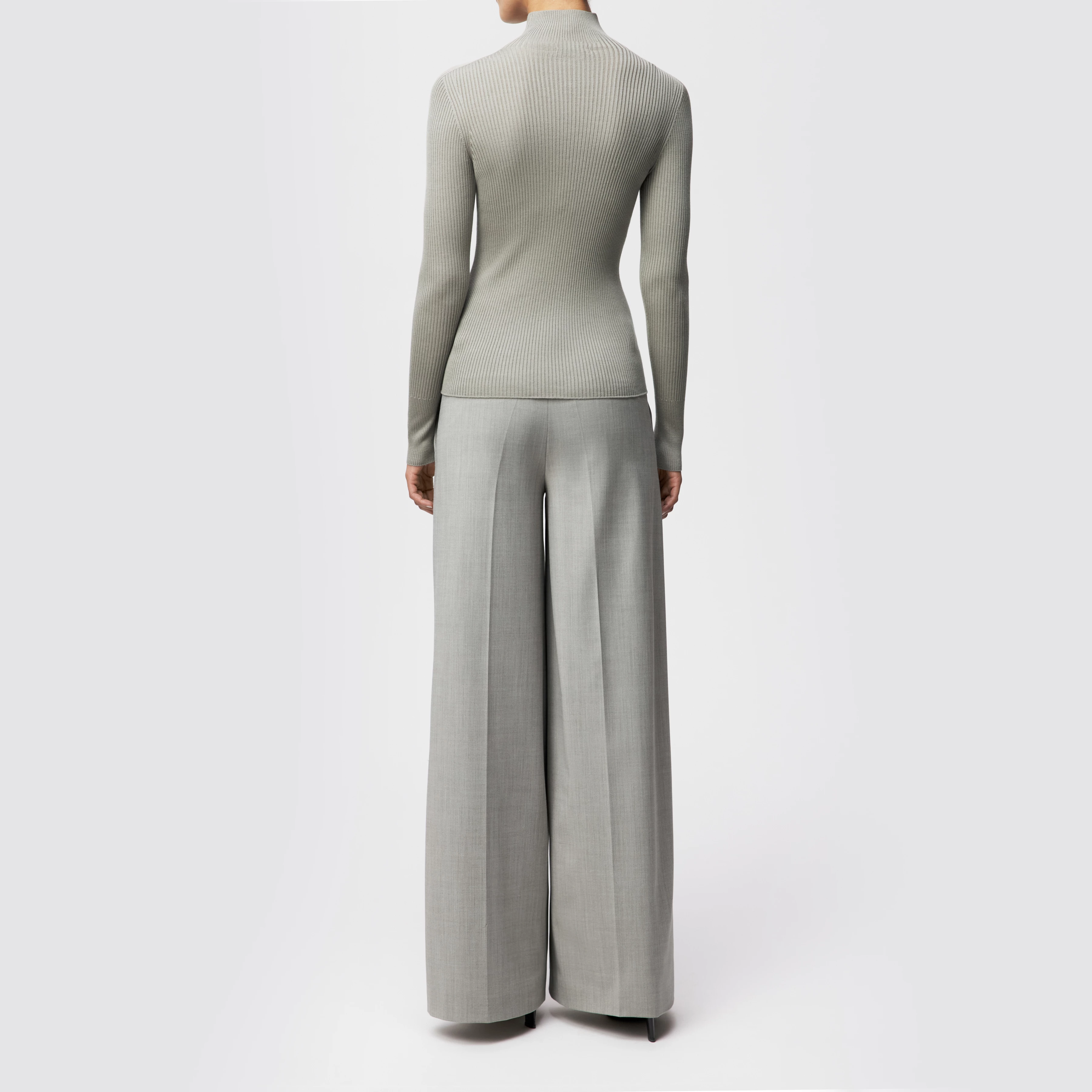 INARI - Rollkragenpullover in fließendem Wollmix - Damen - beige - Rückansicht