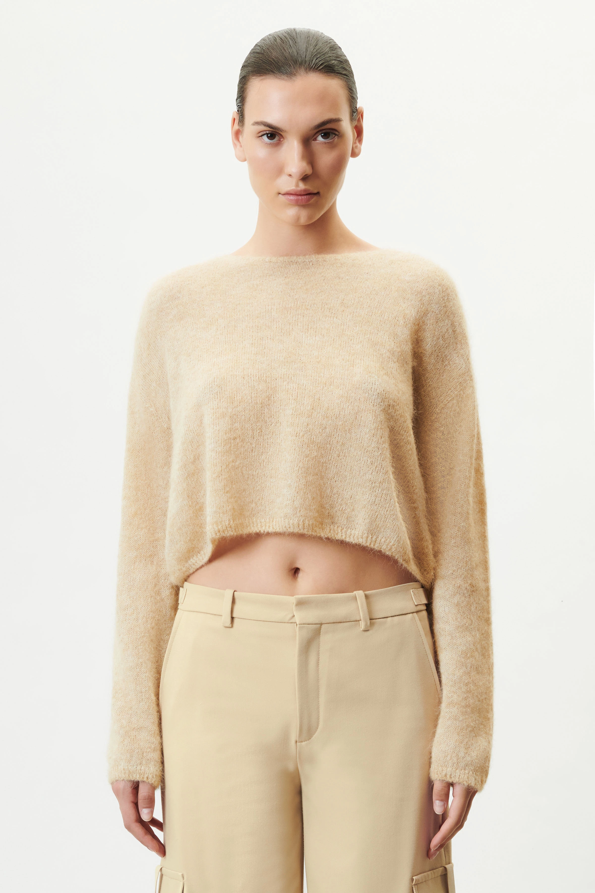 IMENY - Cropped sweater in luxurious Suri baby alpaca mix - women - brown - Frontansicht
