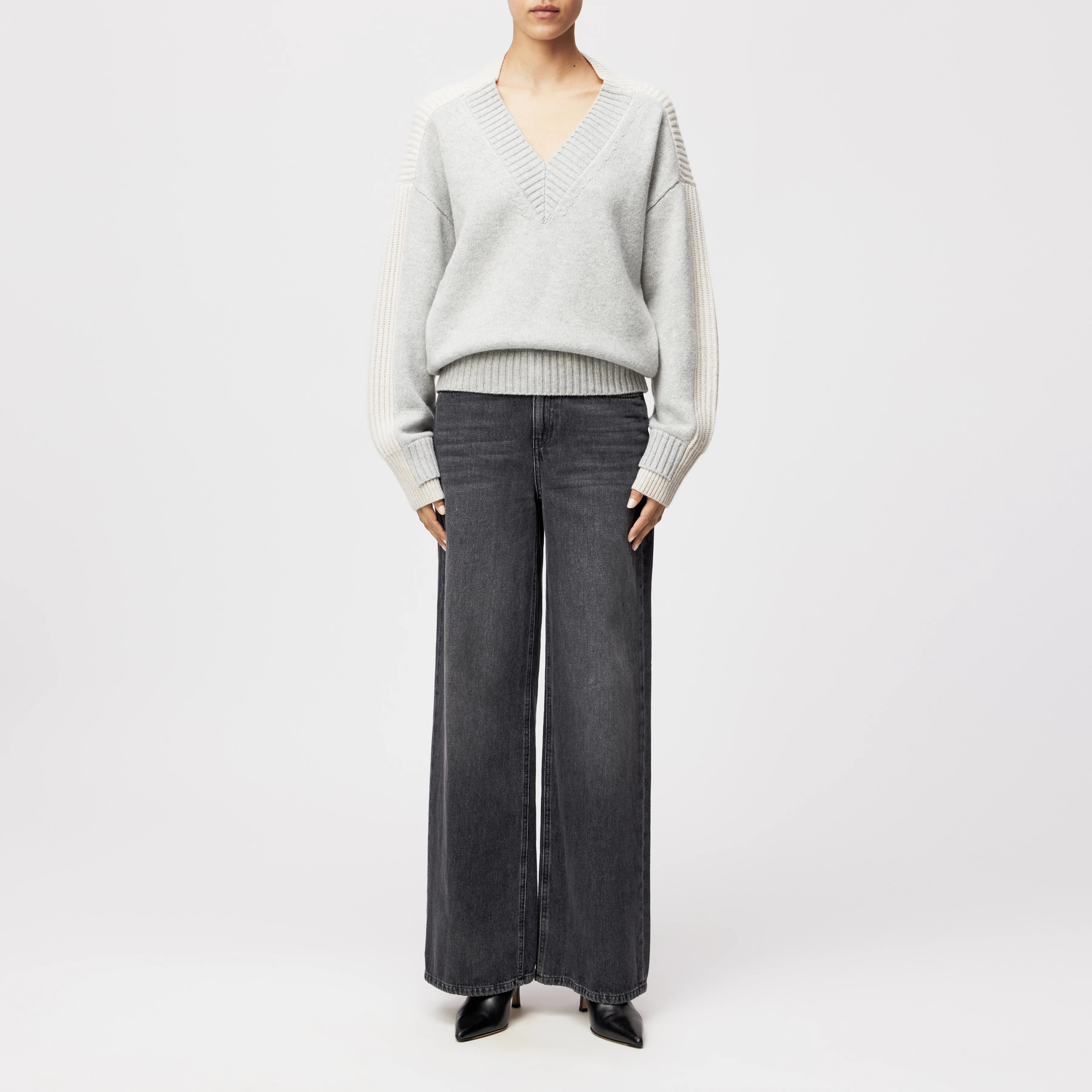 PASELIA - Oversized Pullover in Schurwolle - Damen - grau - Ganzkörper-Frontansicht