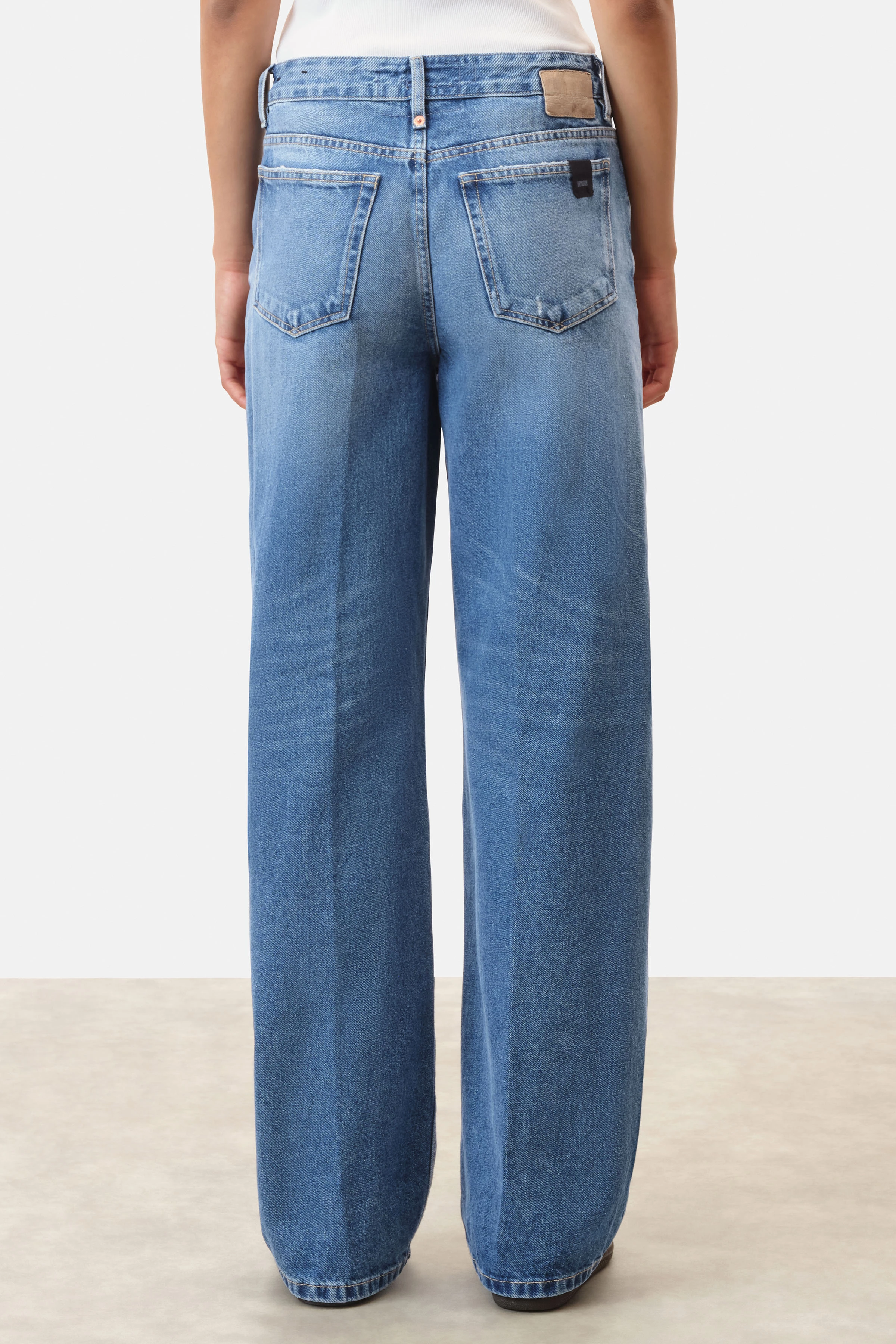 MEDLEY - Mid-Waist Jeans in Light-Blue Denim - Damen - blau - Rückansicht