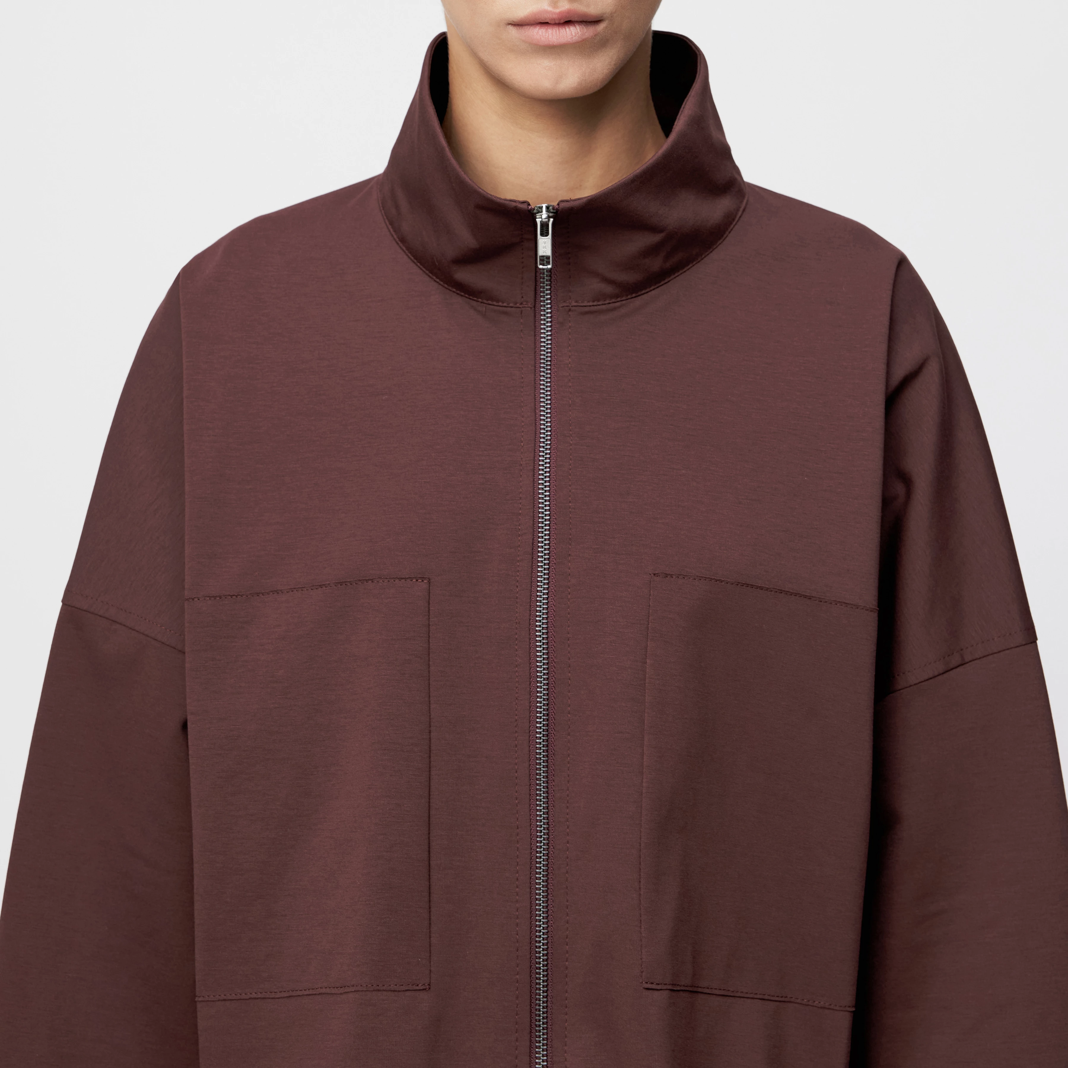 ELSTOW - Oversized jacket in Punto Milano jersey - women - red - Detailansicht am Model