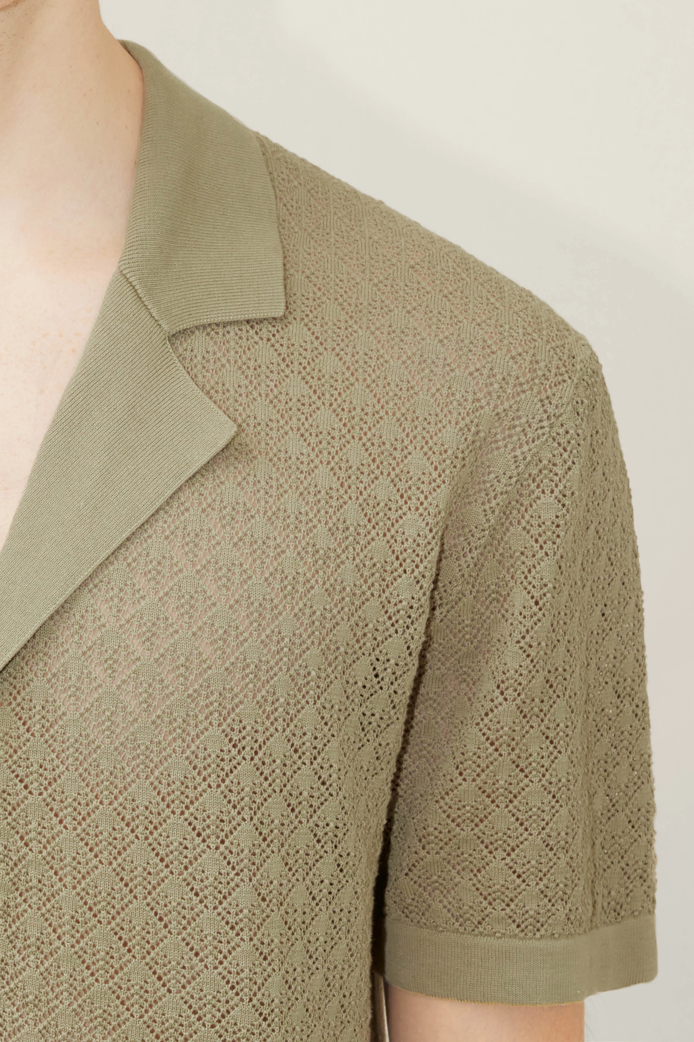 RAY - Knitted shirt with Cuban collar - men - green - Ganzkörper-Frontansicht