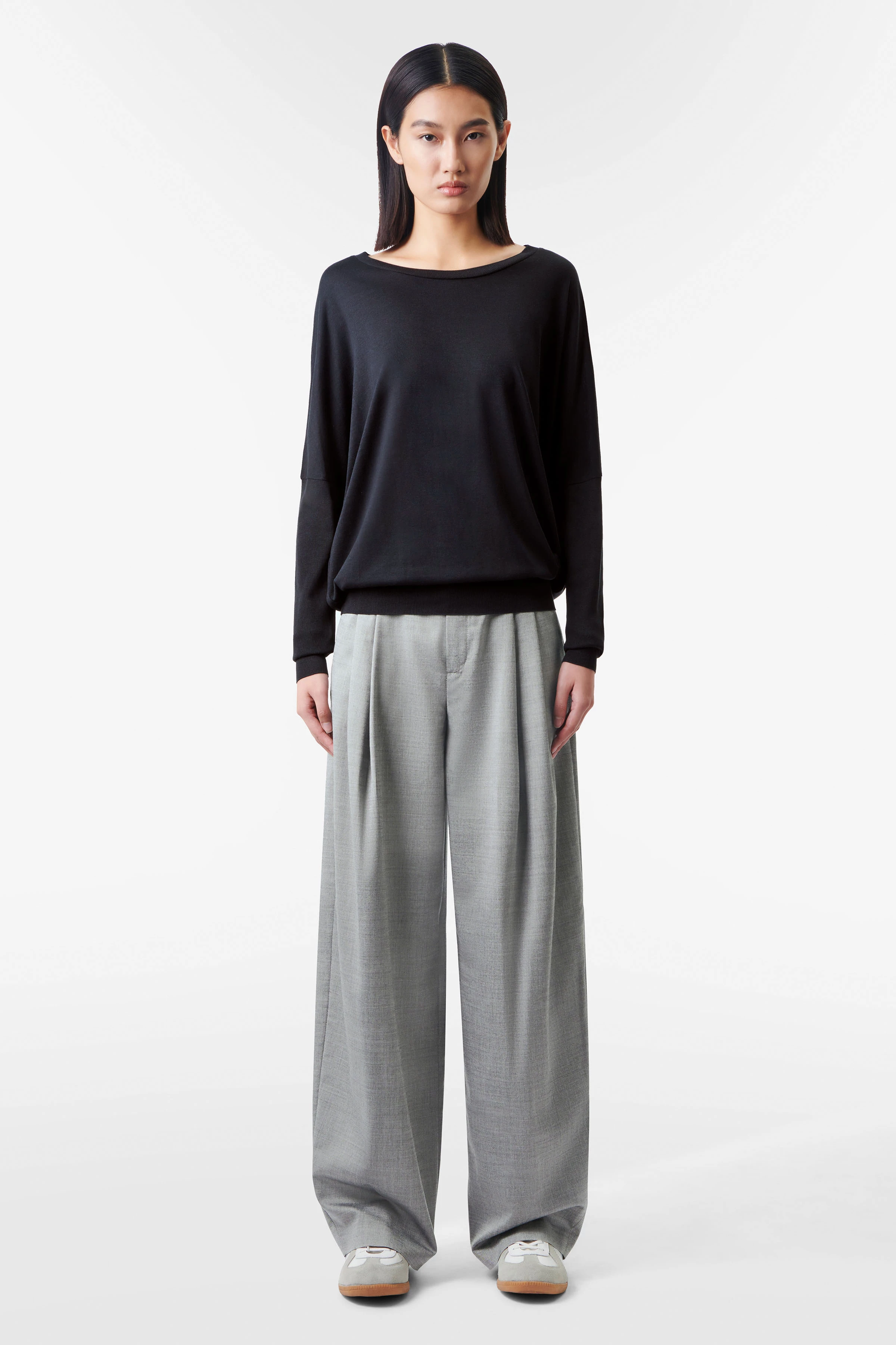 IFINA - Casual oversized longsleeve in a knitted look - women - Natural Aluminium - Ganzkörper-Frontansicht