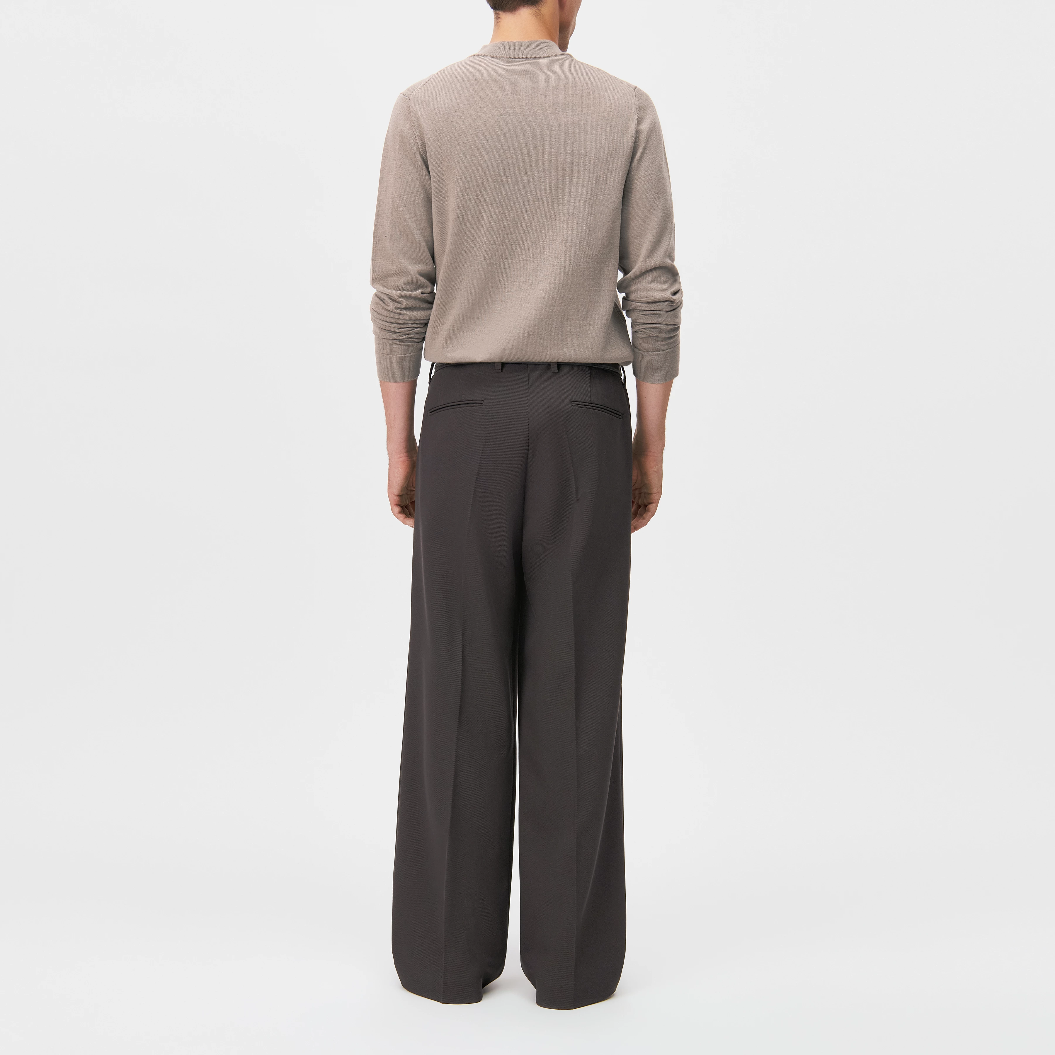 ARWON - Fitted turtleneck jumper in pure Merino wool - men - brown - Rückansicht