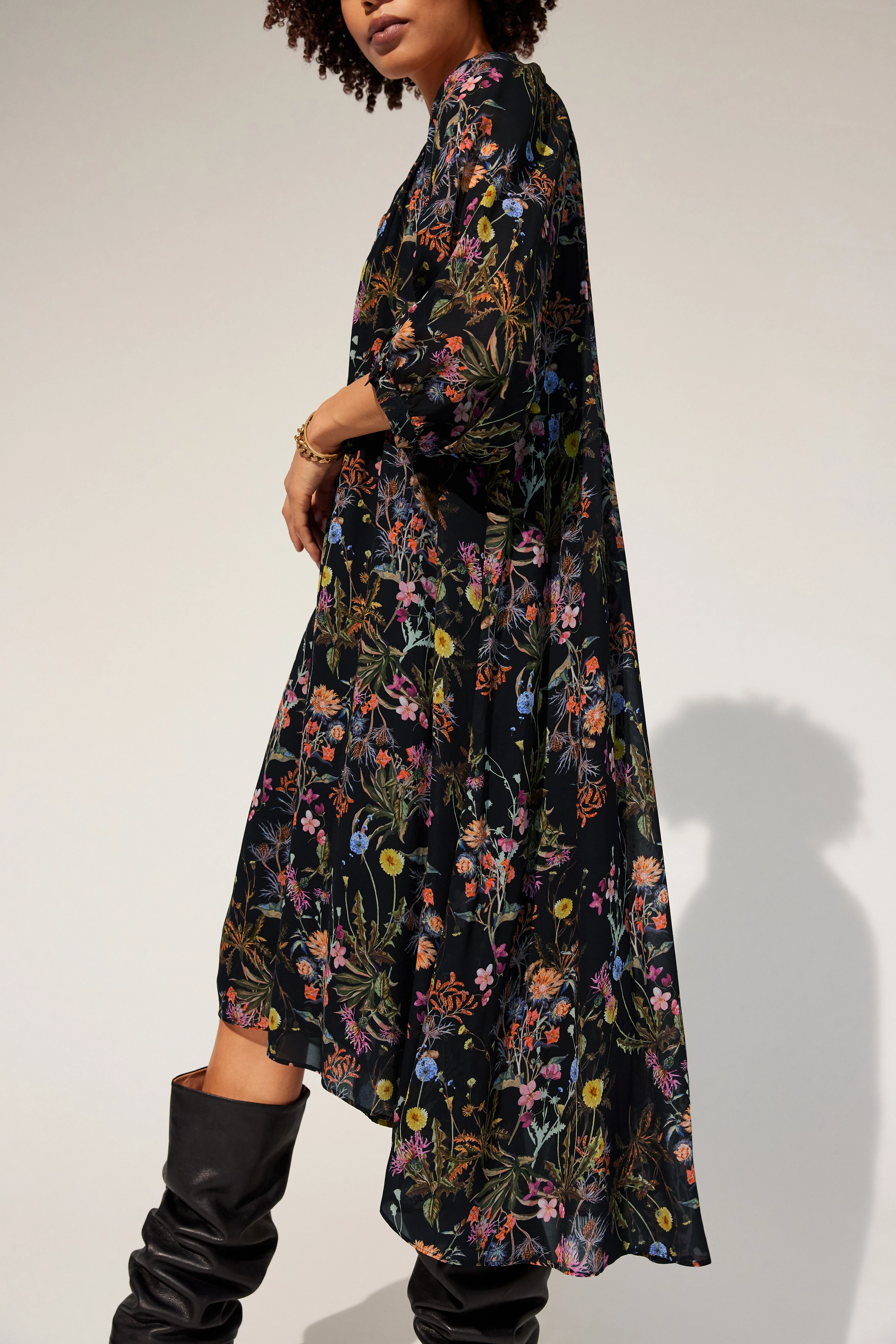 JOYEE - Midi dress with V-neck - women - black - Ganzkörper-Frontansicht