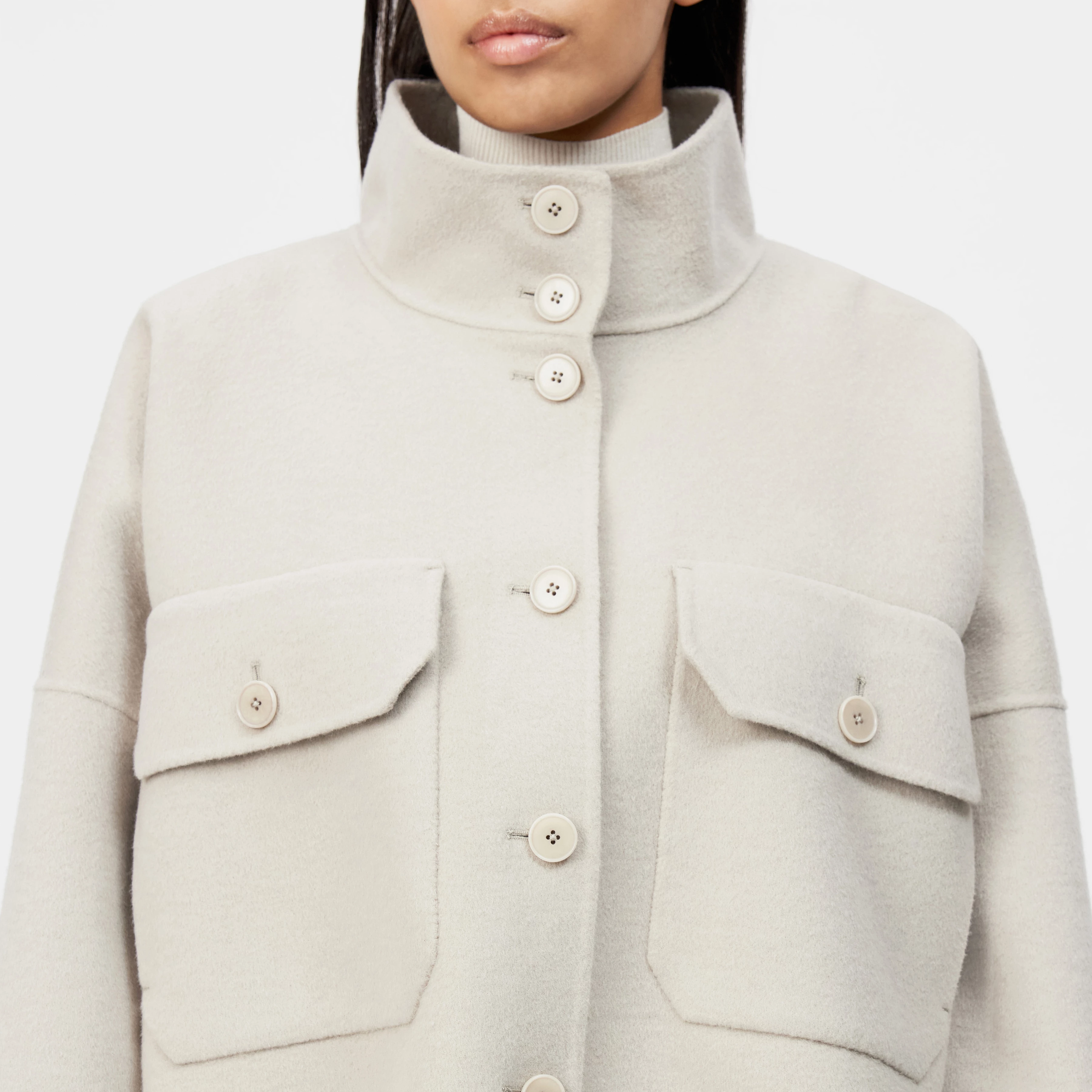 ARKLOW - Short jacket with stand-up collar in double-faced fabric - women - beige - Detailansicht am Model