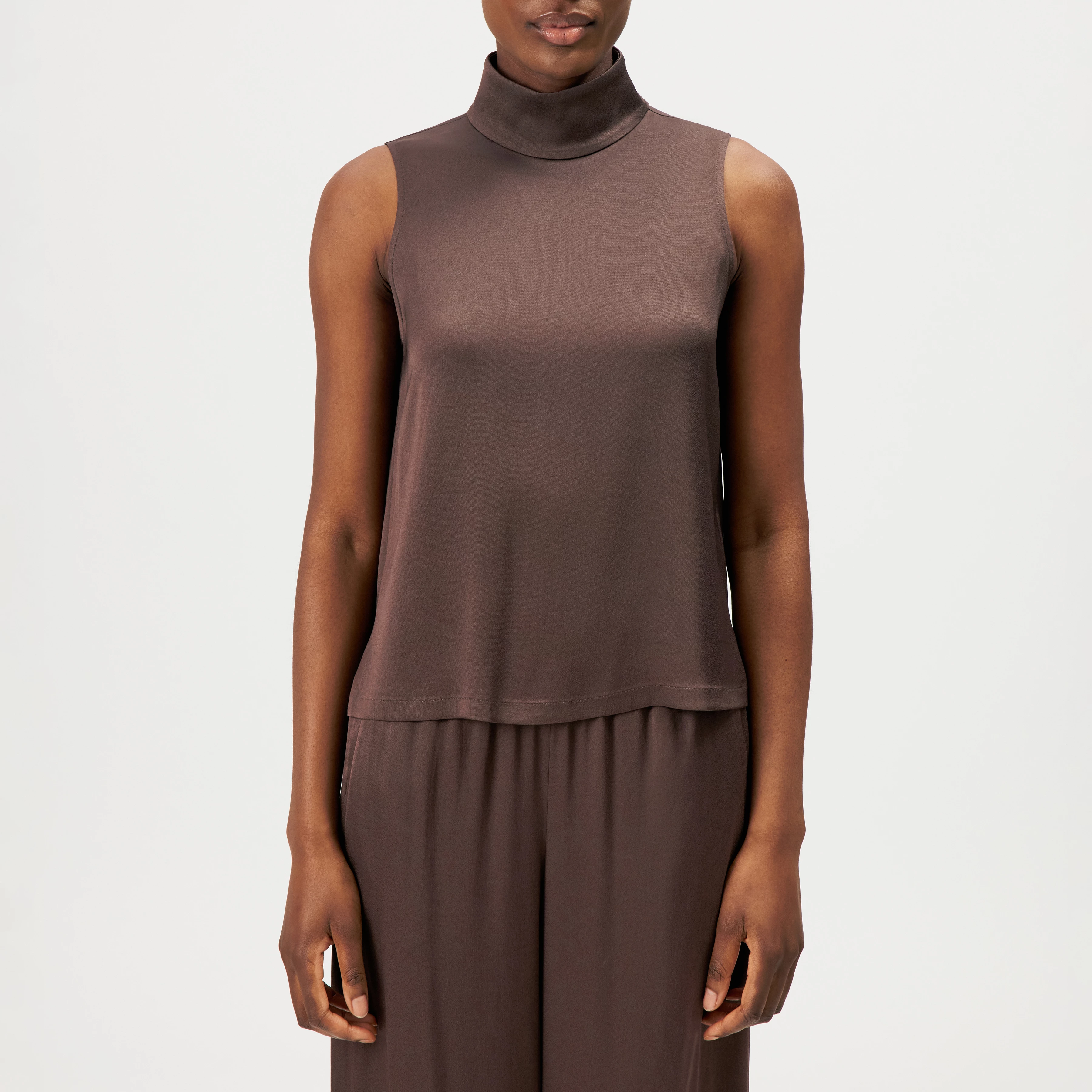 HALIRA - Top blouse en satin à col montant - women - marron - Frontansicht