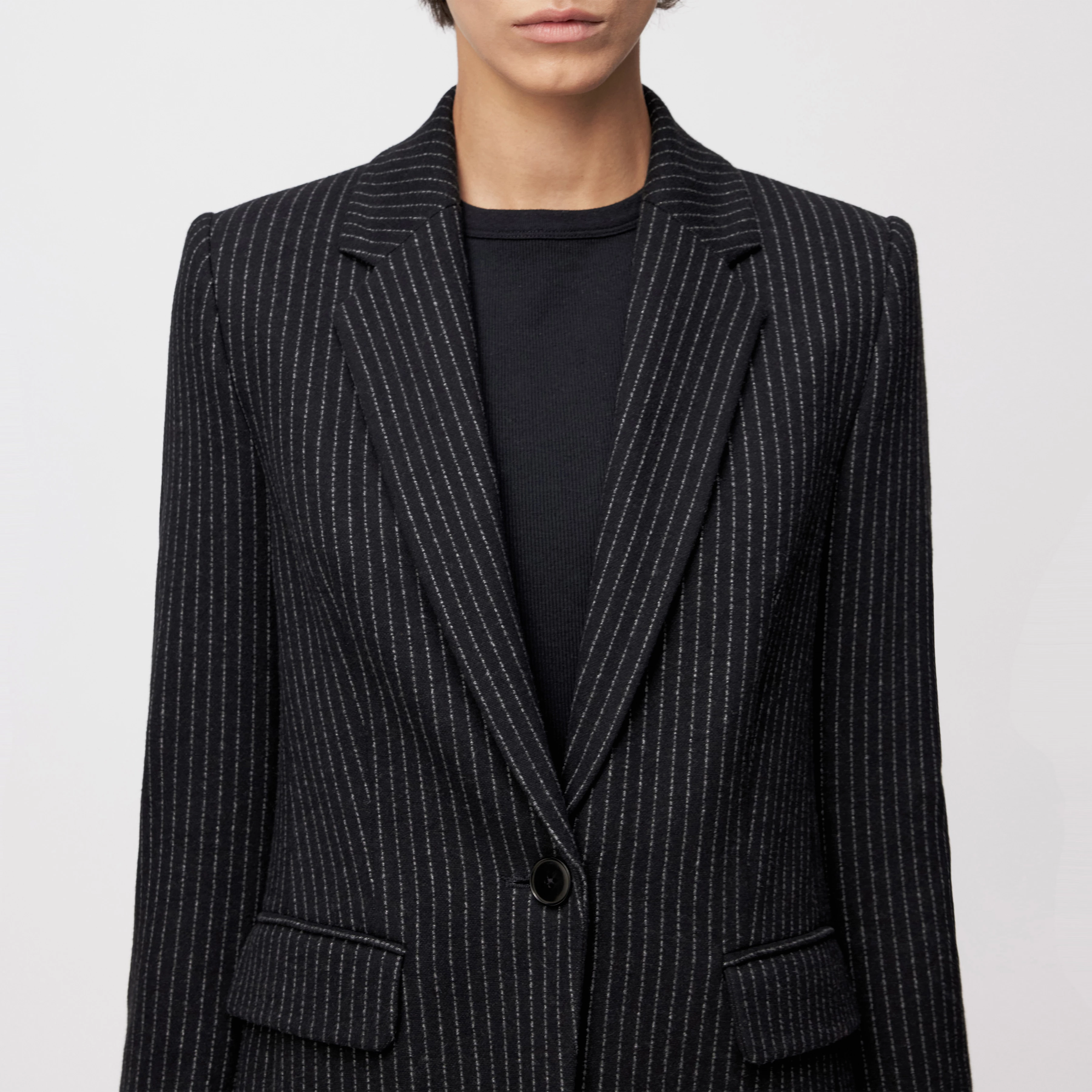 ATLIN_2 - Single-button blazer in cotton blend - women - Natural Aluminium - Detailansicht am Model