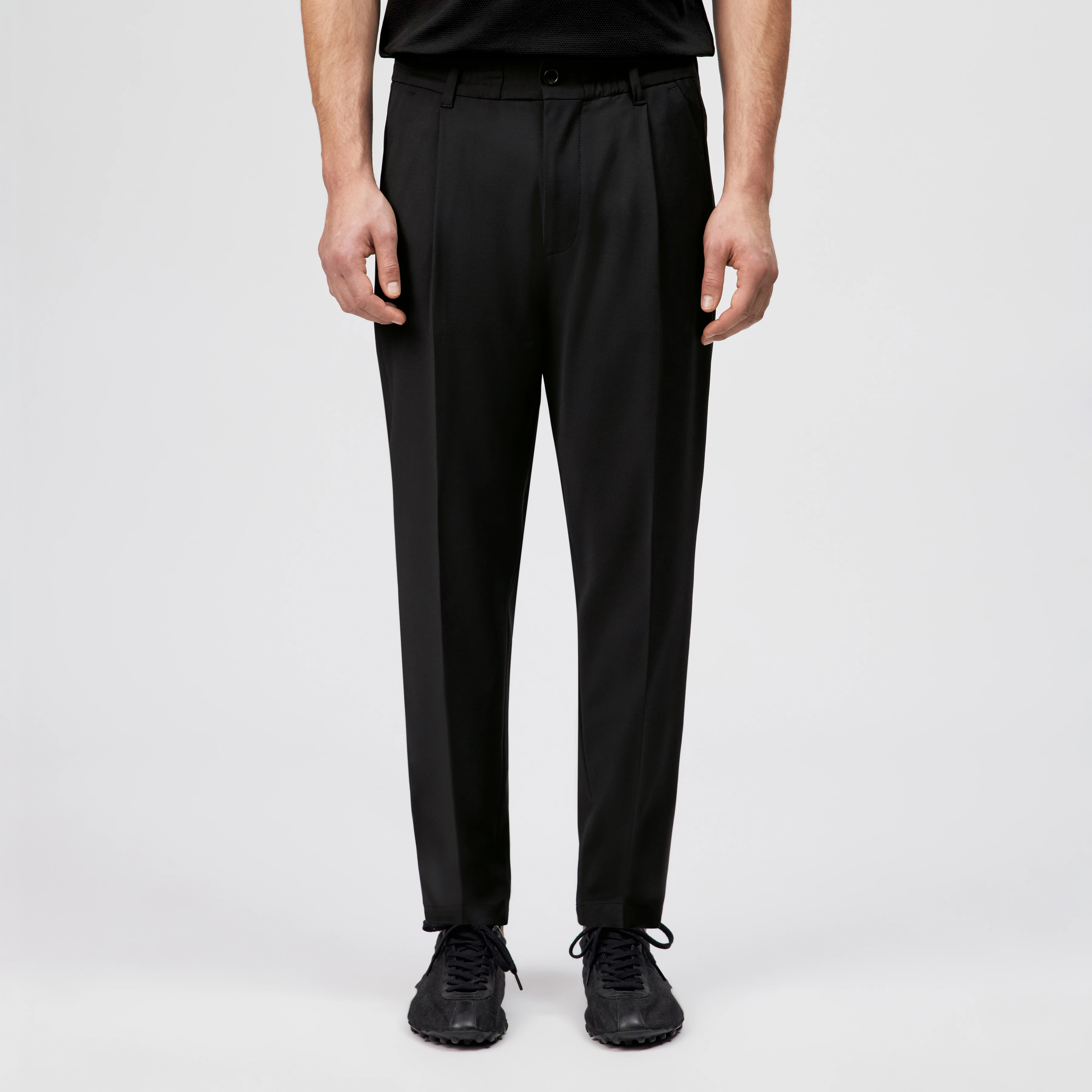 CHASY - Casual Hose mit Bundfalte in Bi-Stretch - Herren - schwarz - Frontansicht