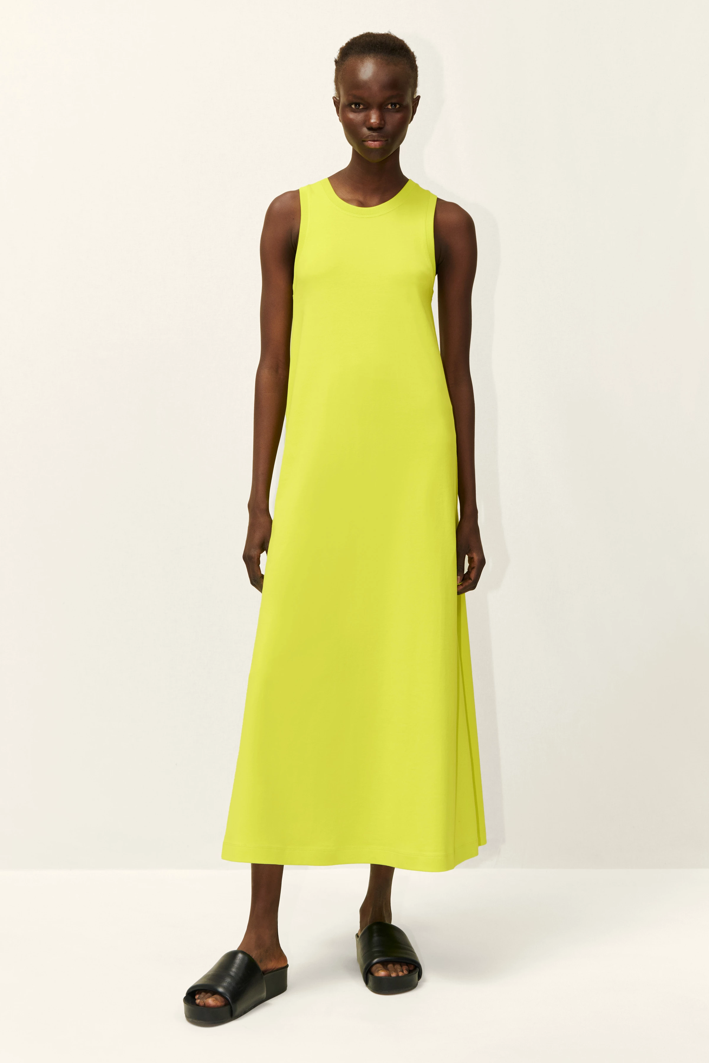 ELSANNE - A-Linien Jerseykleid in Bio-Baumwolle - Damen - gelb - Ganzkörper-Frontansicht