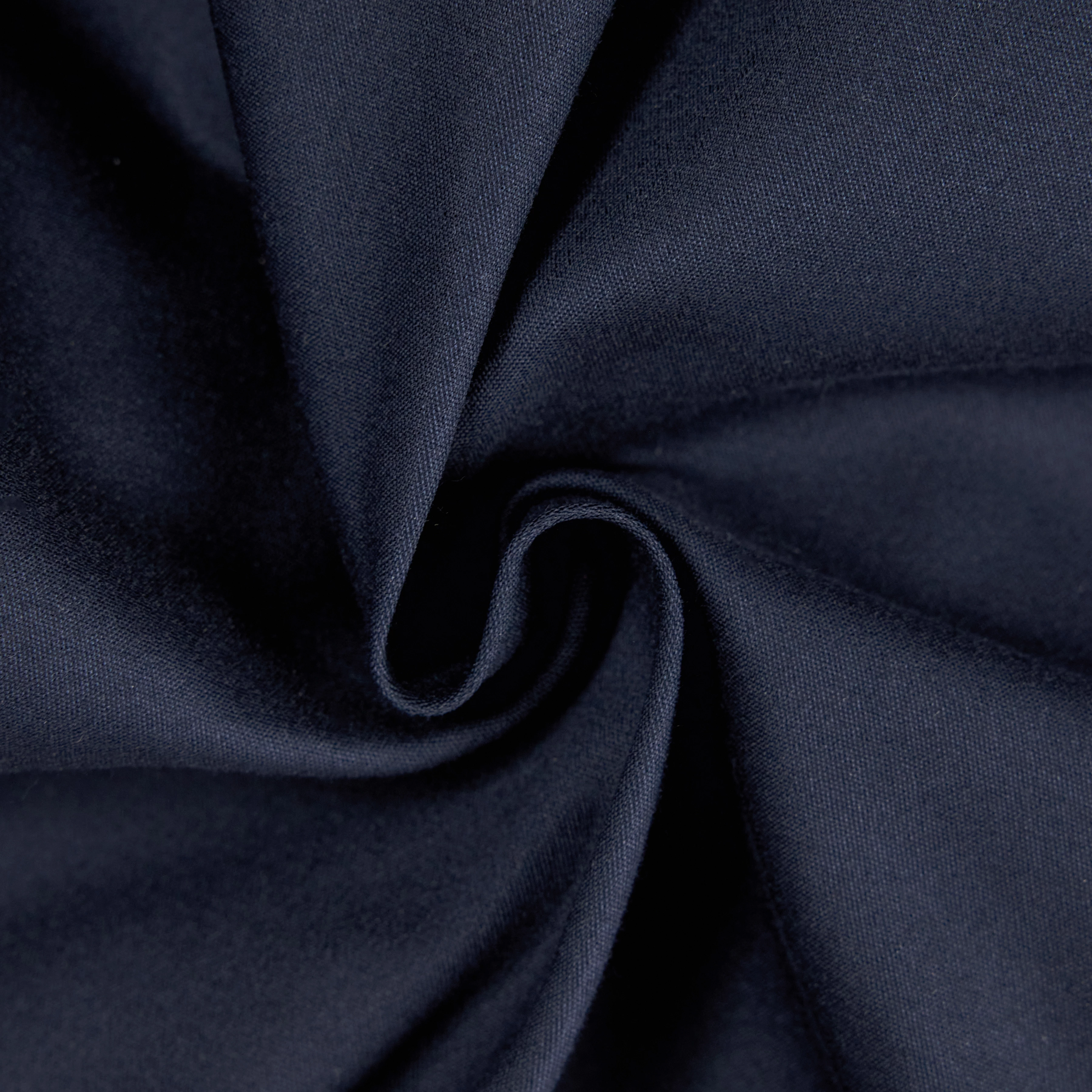 DEVYN - Trousers with D-ring detail in techno stretch satin - men - blue - Materialbild (B2C)