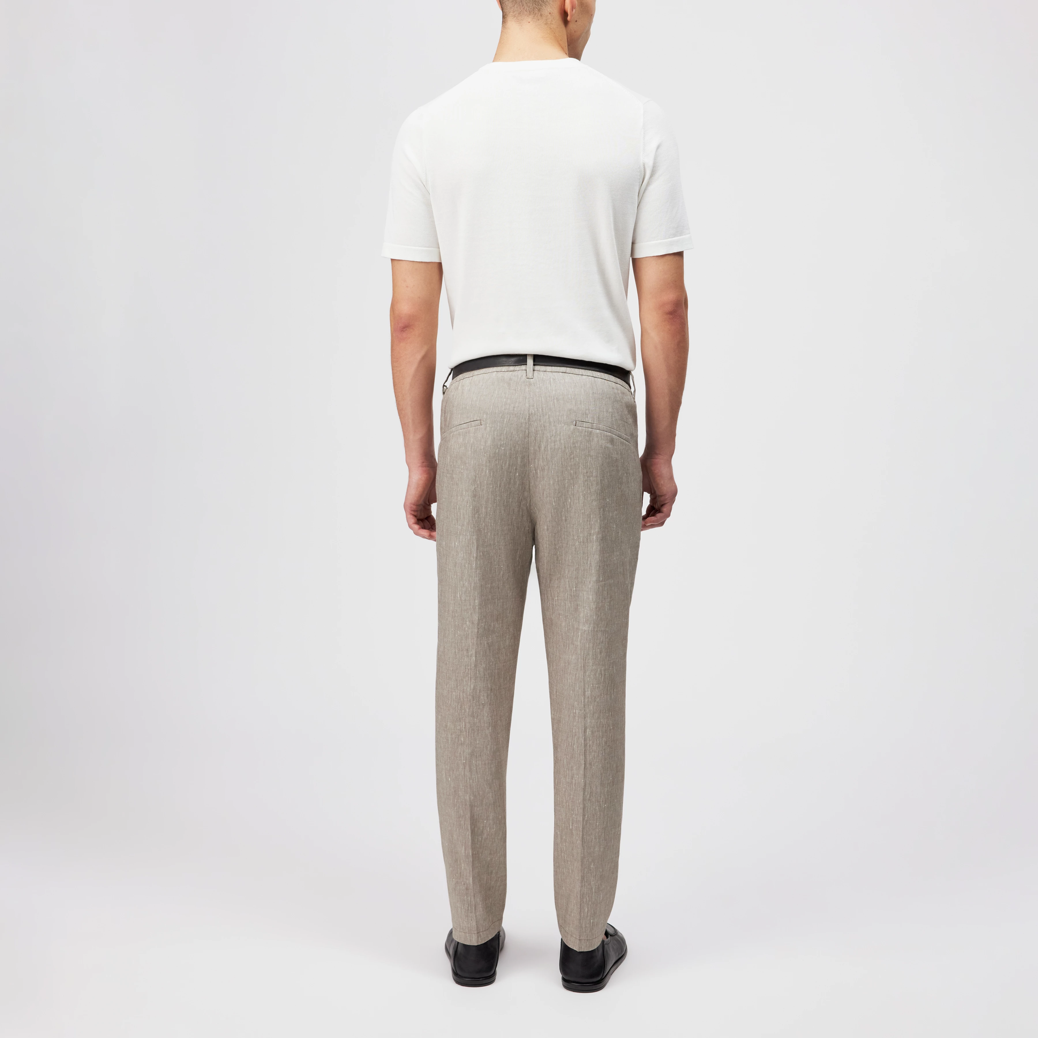 CHASY - Casual pleated trousers in linen mix - men - beige - Rückansicht