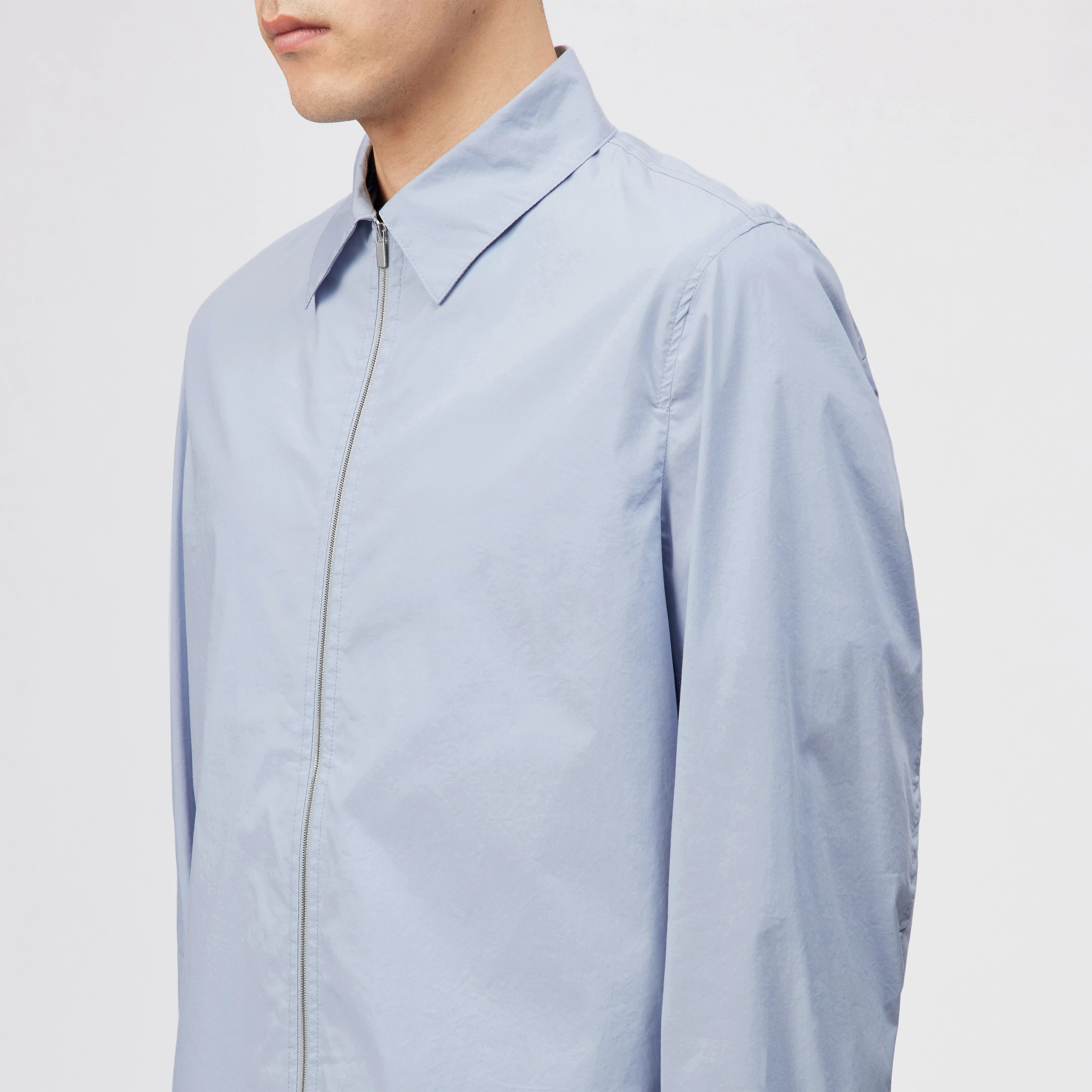 MACTO_Z - Regular Fit Hemd mit Zipper im Baumwolle-Mix - Herren - blau - Detailansicht am Model