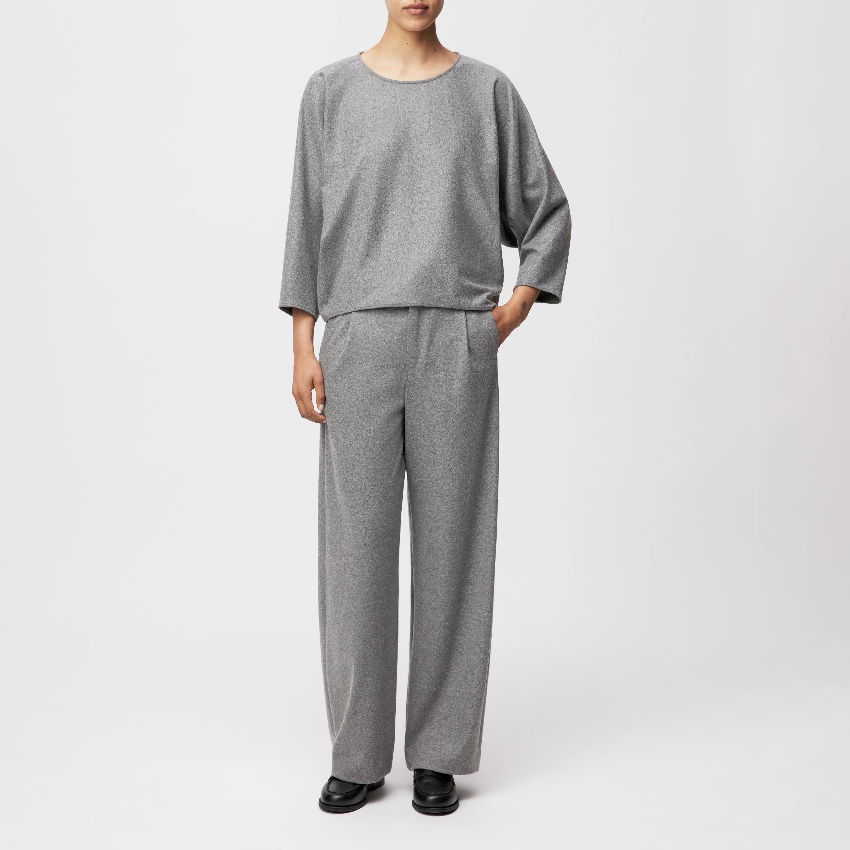 CRAWL - Pleated trousers in jersey wool mix - women - grey - Ganzkörper-Frontansicht