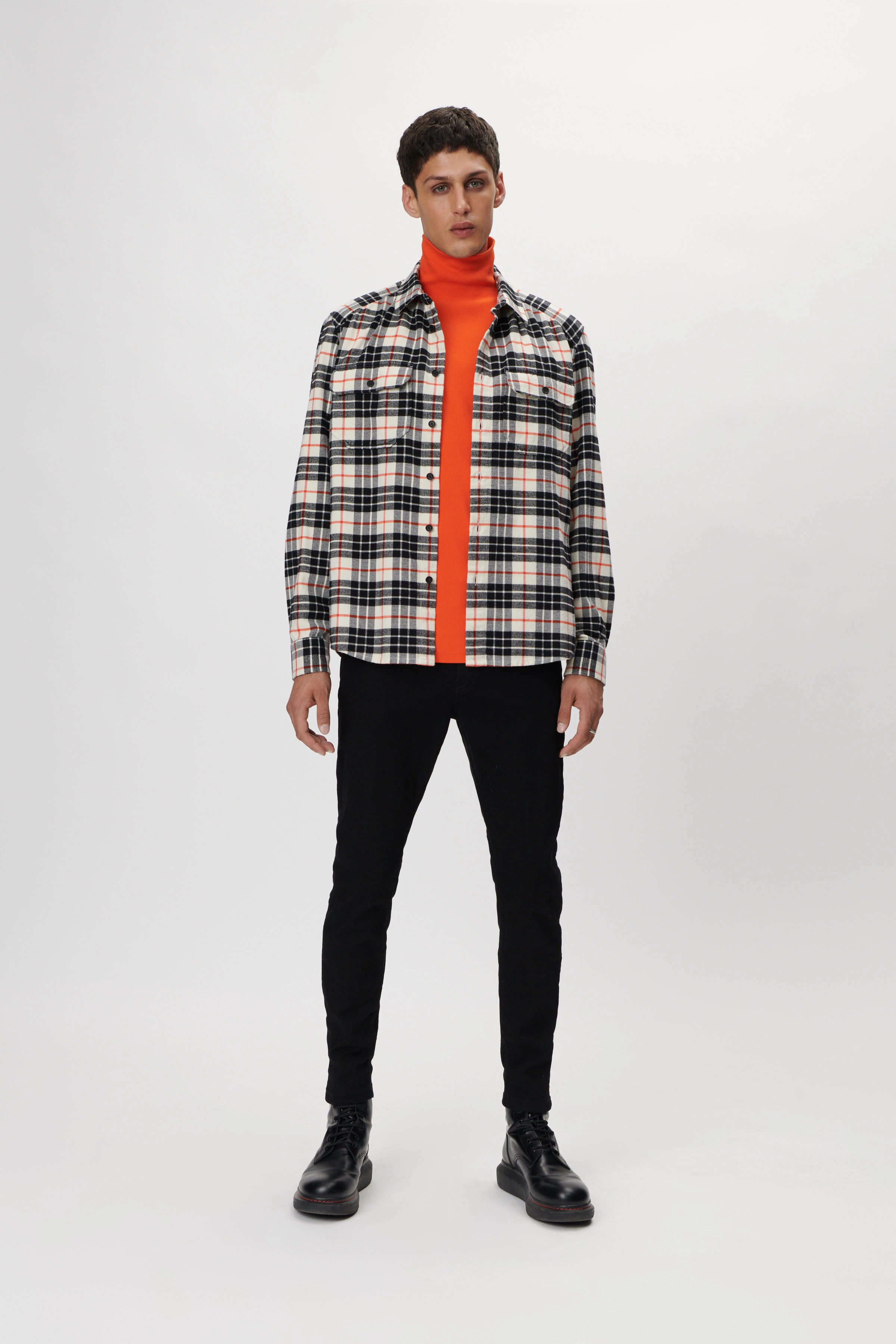 EMANUEL - Turtle pullover in rib - men - orange - Ganzkörper-Frontansicht