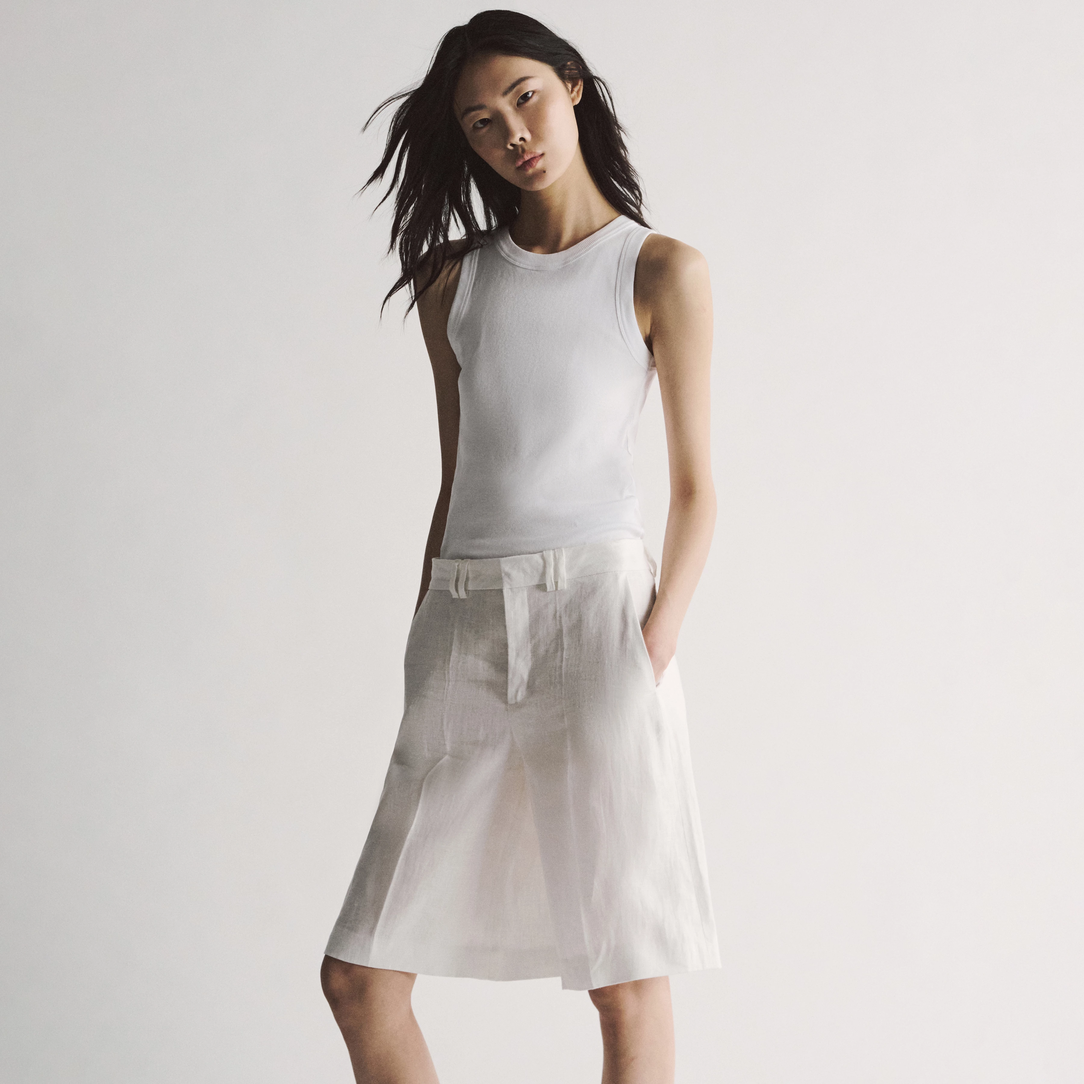 GOVERN - Relaxed Fit Bermuda Hose aus Leinen - Damen - off white