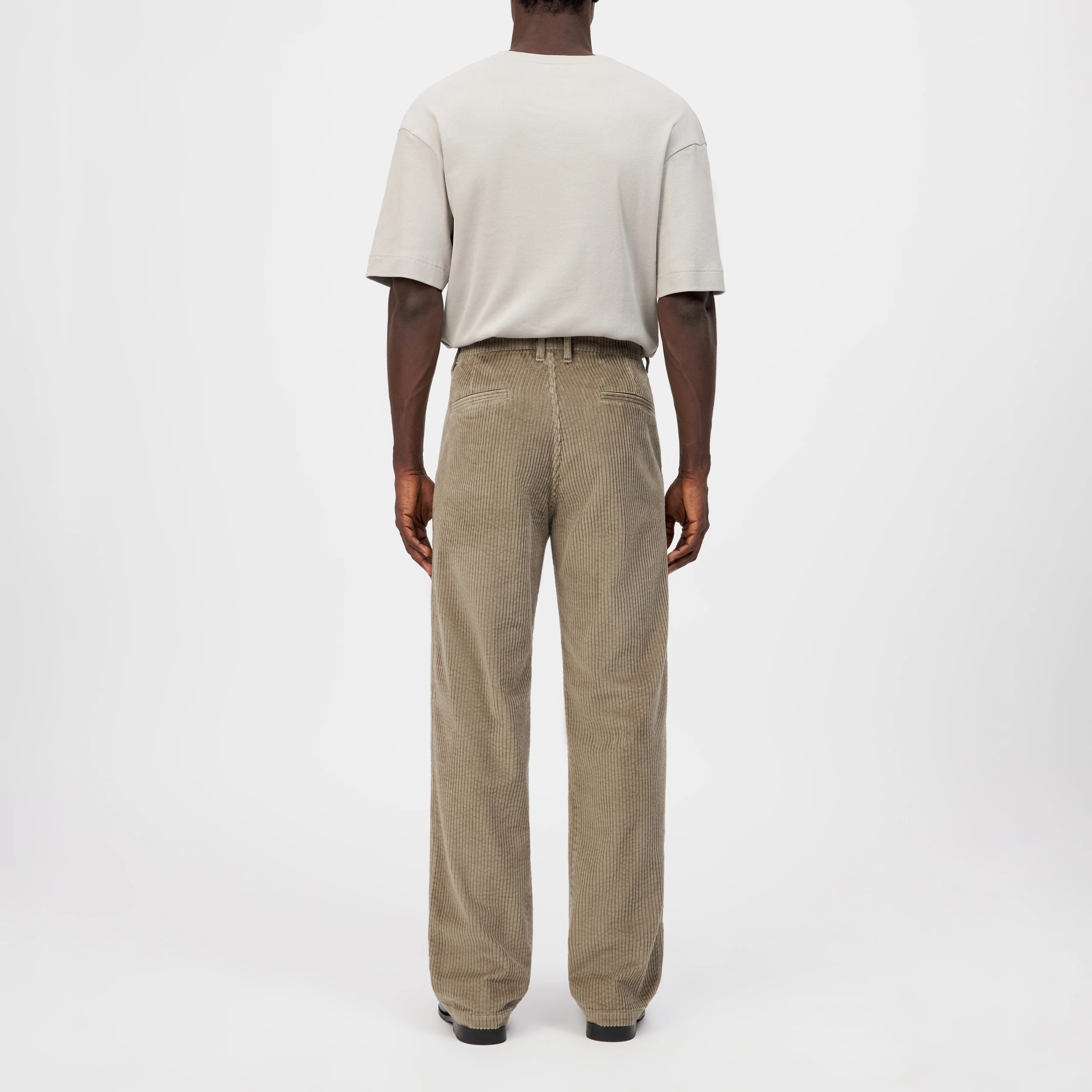 TAVIC - Modern chinos in wide cotton corduroy - men - beige - Rückansicht