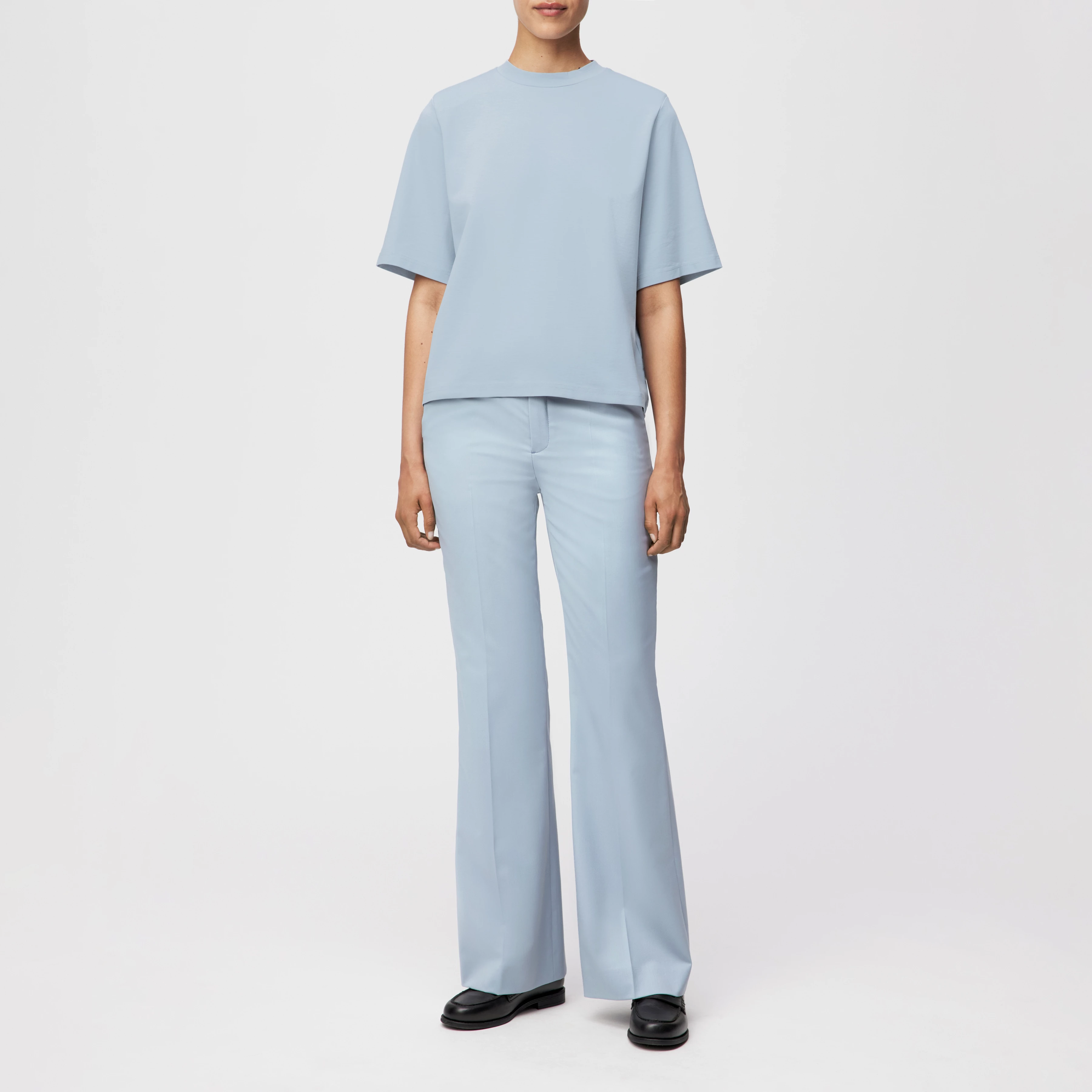 TADURA - T-Shirt in Lyocell-Mix - Damen - blau - Ganzkörper-Frontansicht