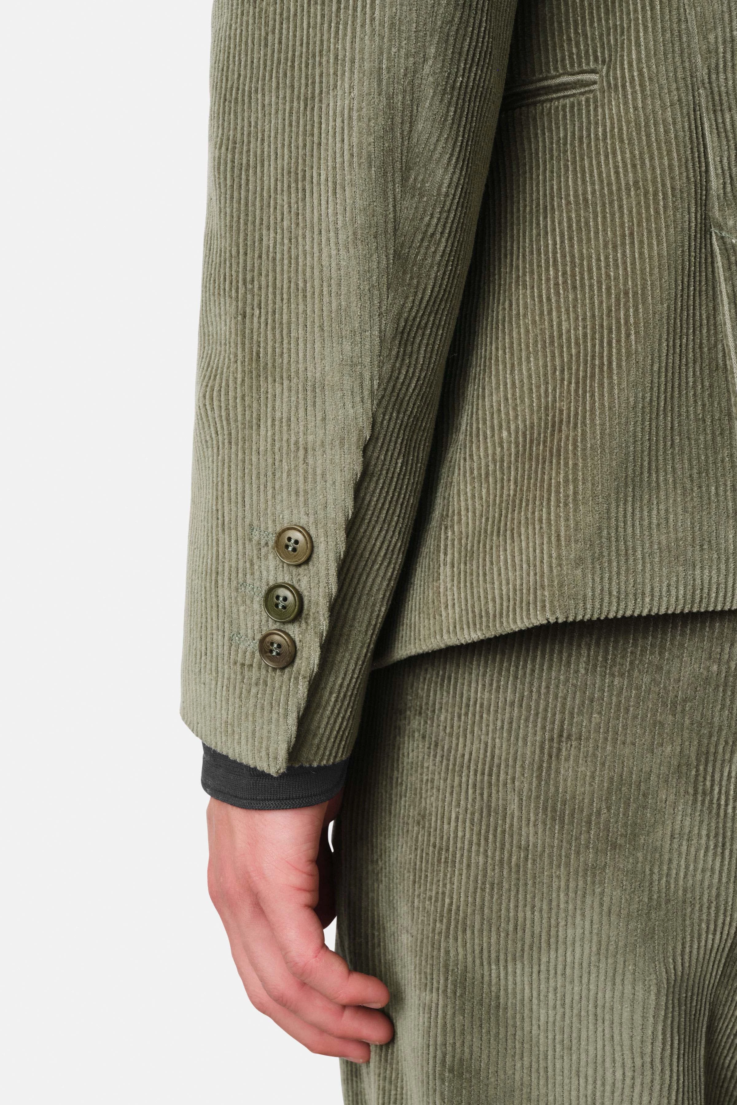 HORLEY - Slim Fit Sakko mit fallendem Revers in Cord - Herren - grün - Detailansicht am Model