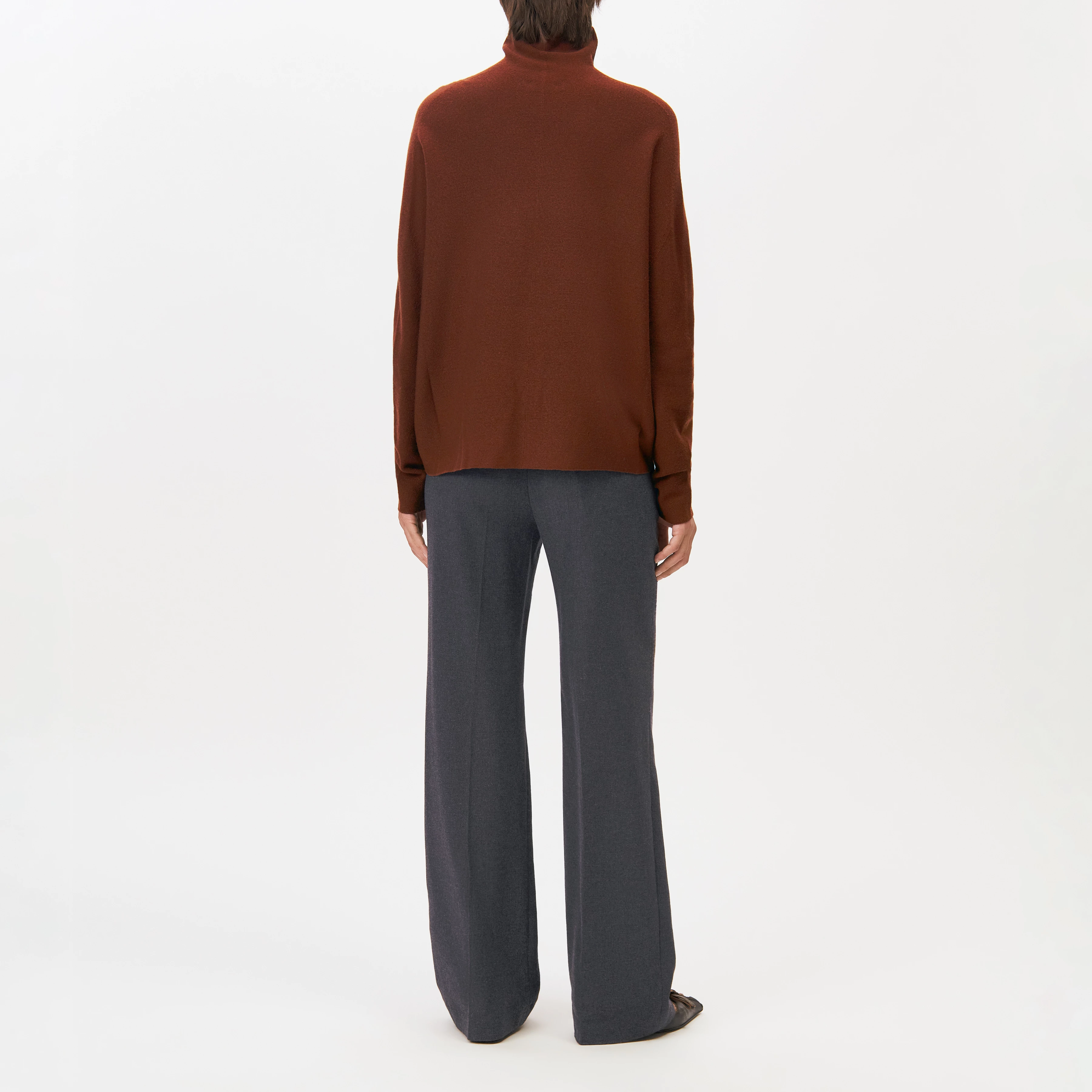 LIORA - Egg-shape turtleneck jumper in 100% merino wool - women - brown - Rückansicht