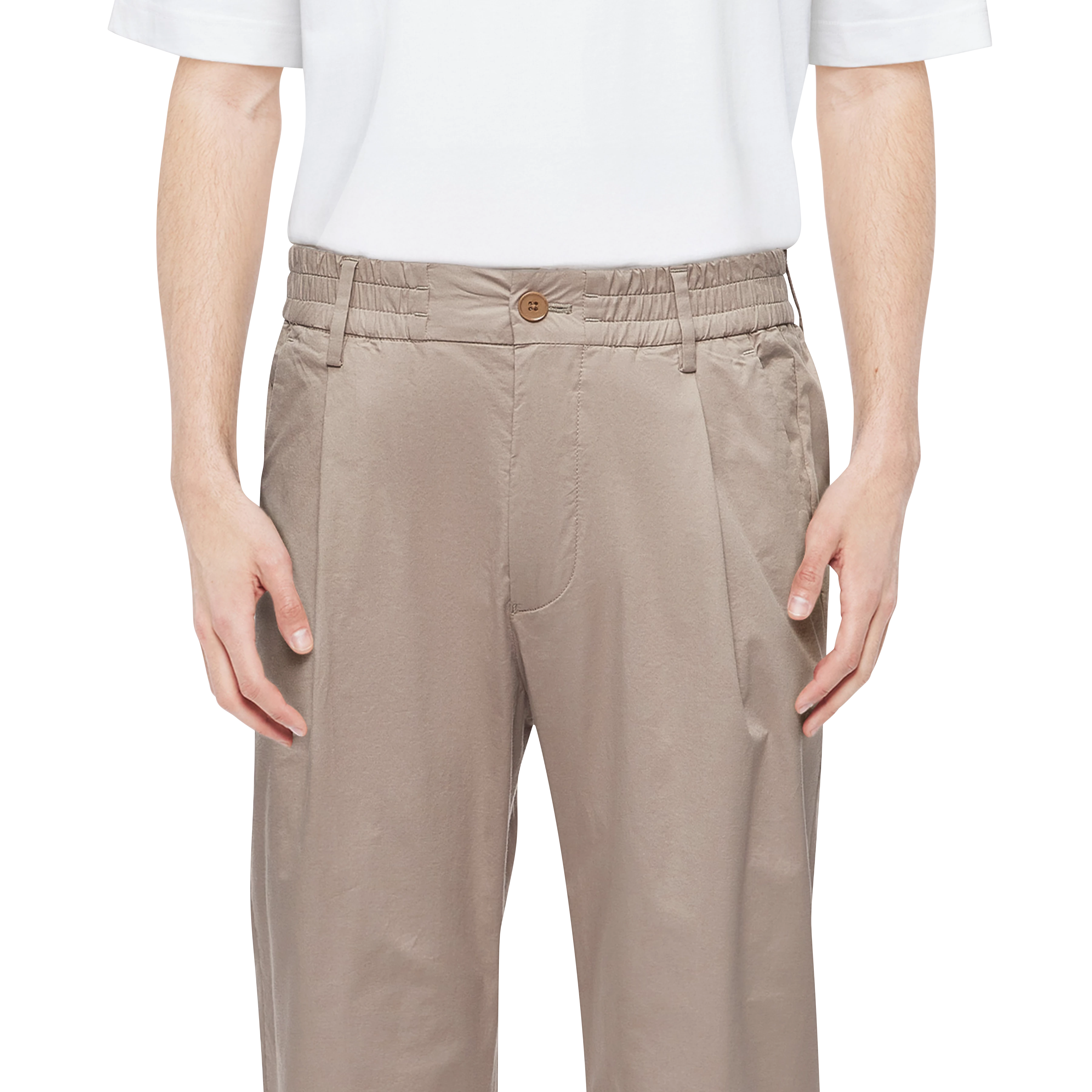 CHASY_RGLR - Casual broek met plooi in katoen gabardine - heren - beige - Detailansicht am Model