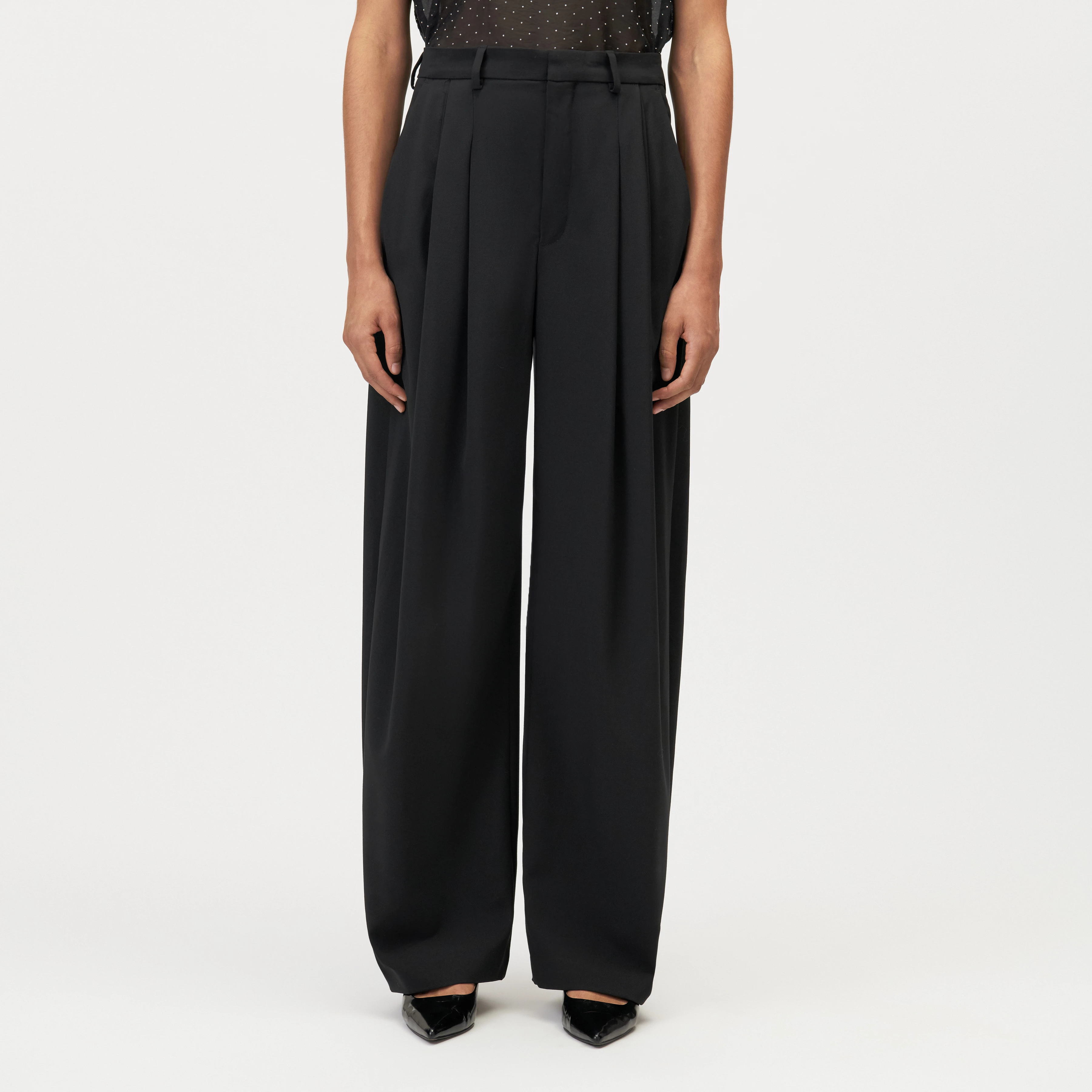 ELICIT - Wide twill pleat trousers - women - black - Frontansicht