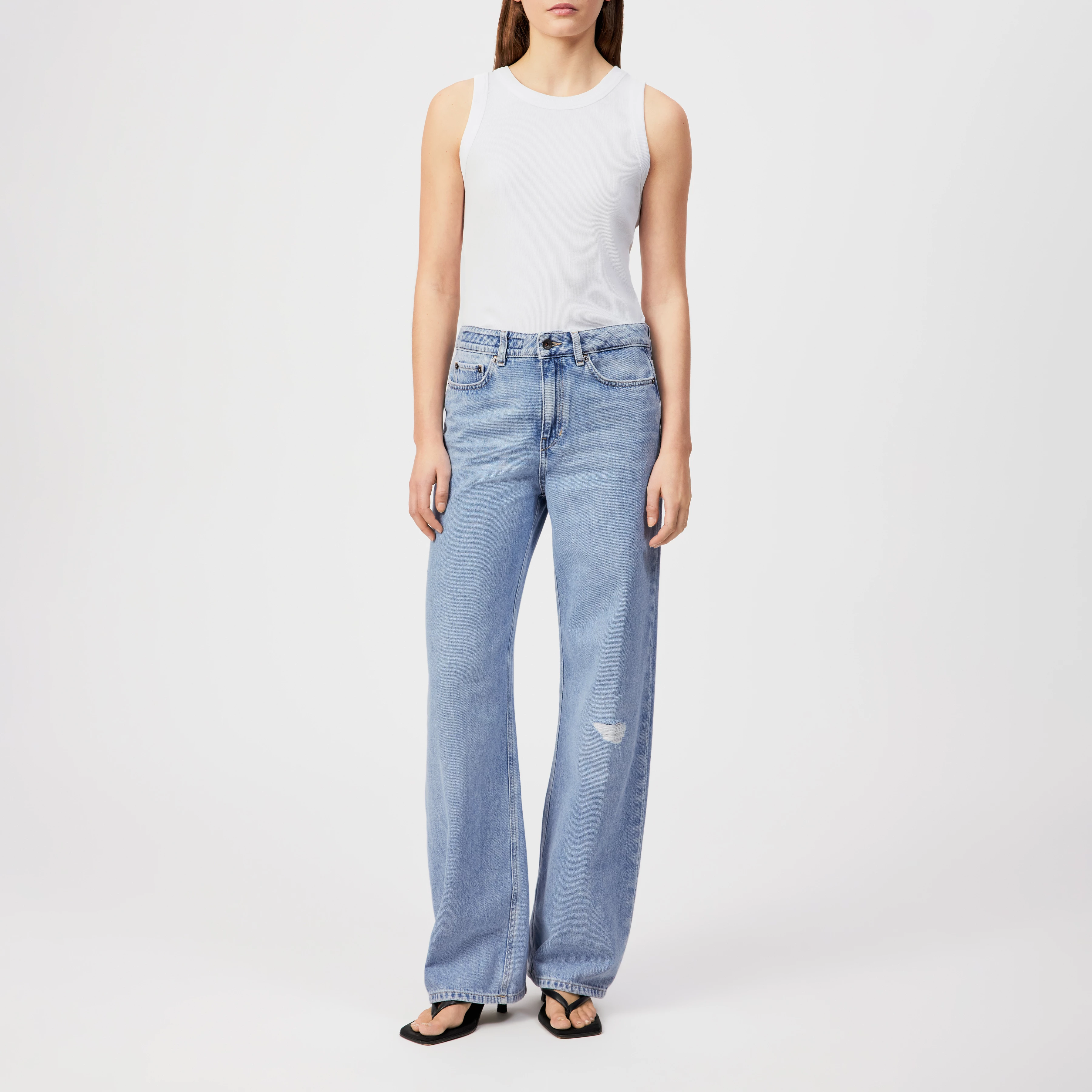 MEDLEY - Mid-rise jeans in mid-blue denim - women - blue - Ganzkörper-Frontansicht