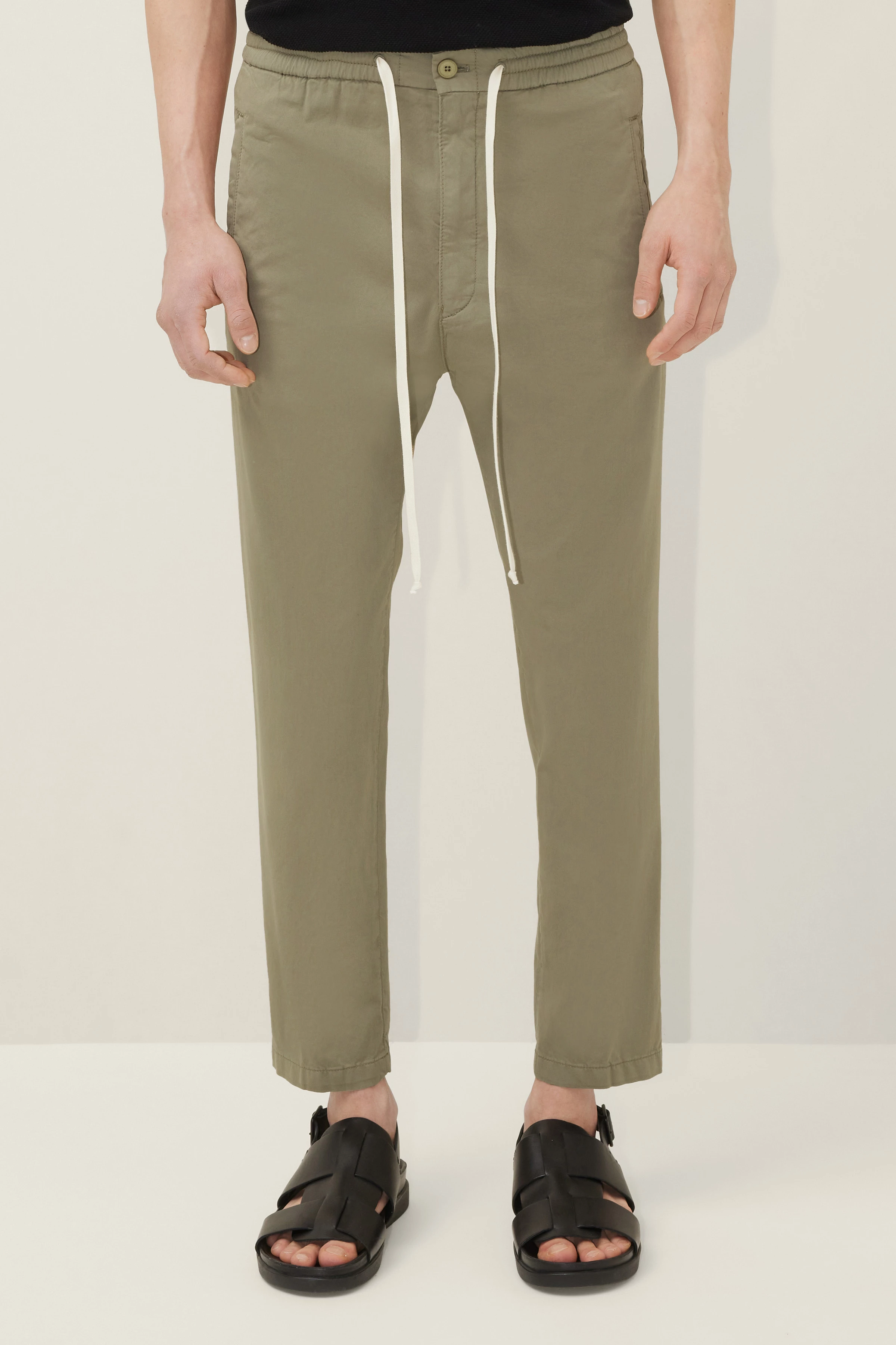 JEGER - jogpants in bi-stretch cotton - men - green - Frontansicht