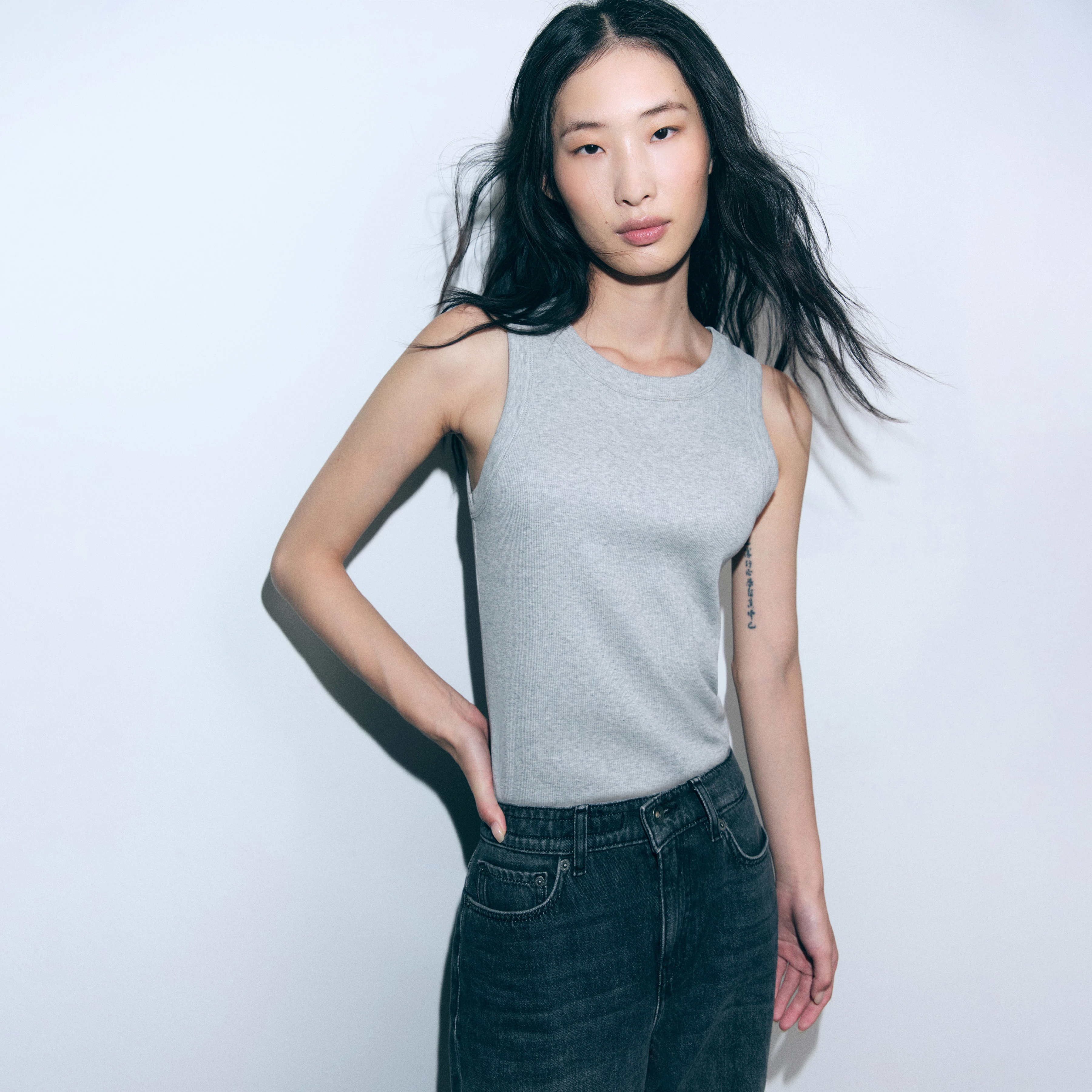 OLINA - Tanktop mit Rundhals in Baumwoll-Rippe - Damen - grau