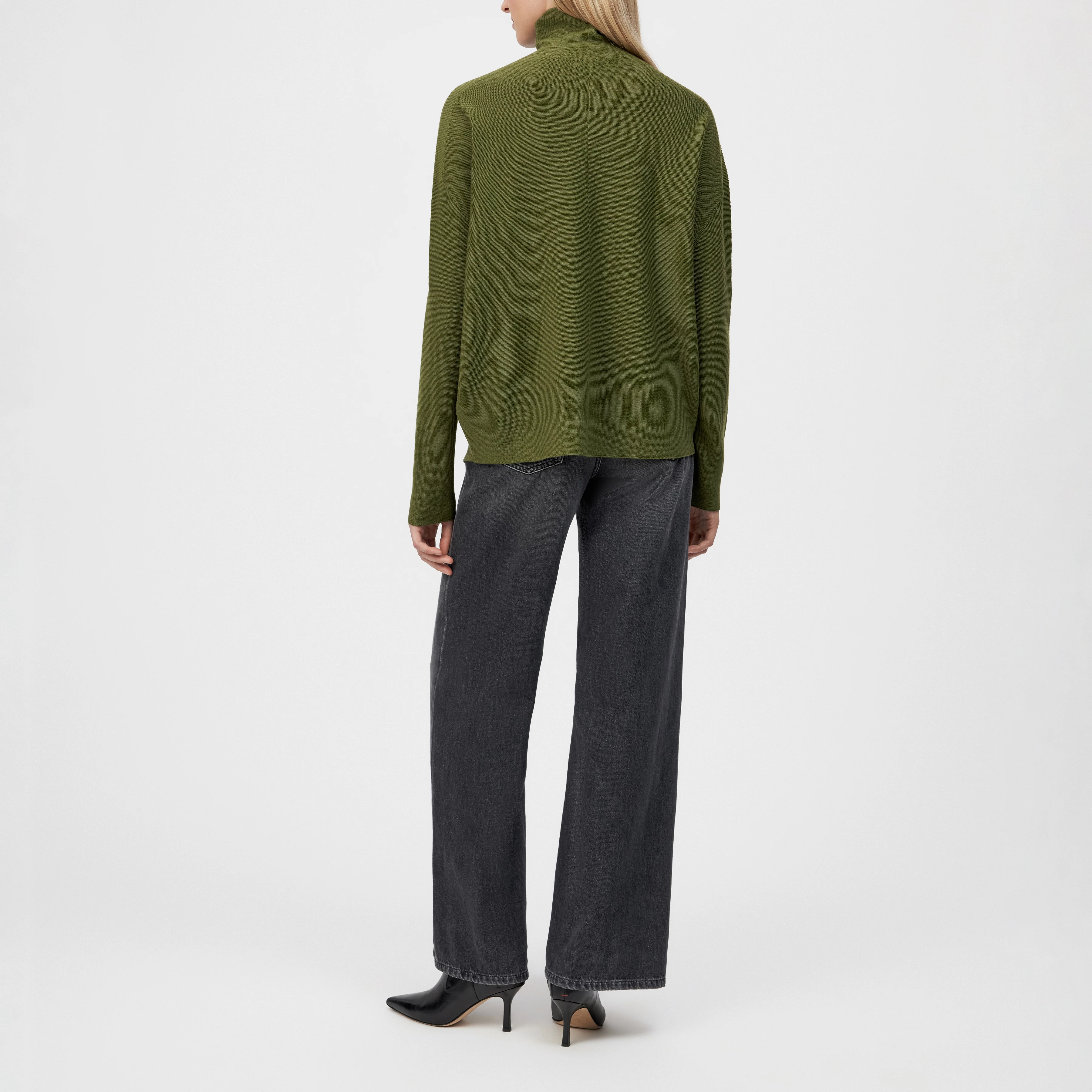 LIORA - Egg-Shape Rollkragenpullover in 100% Merinowolle - Damen - grün - Rückansicht