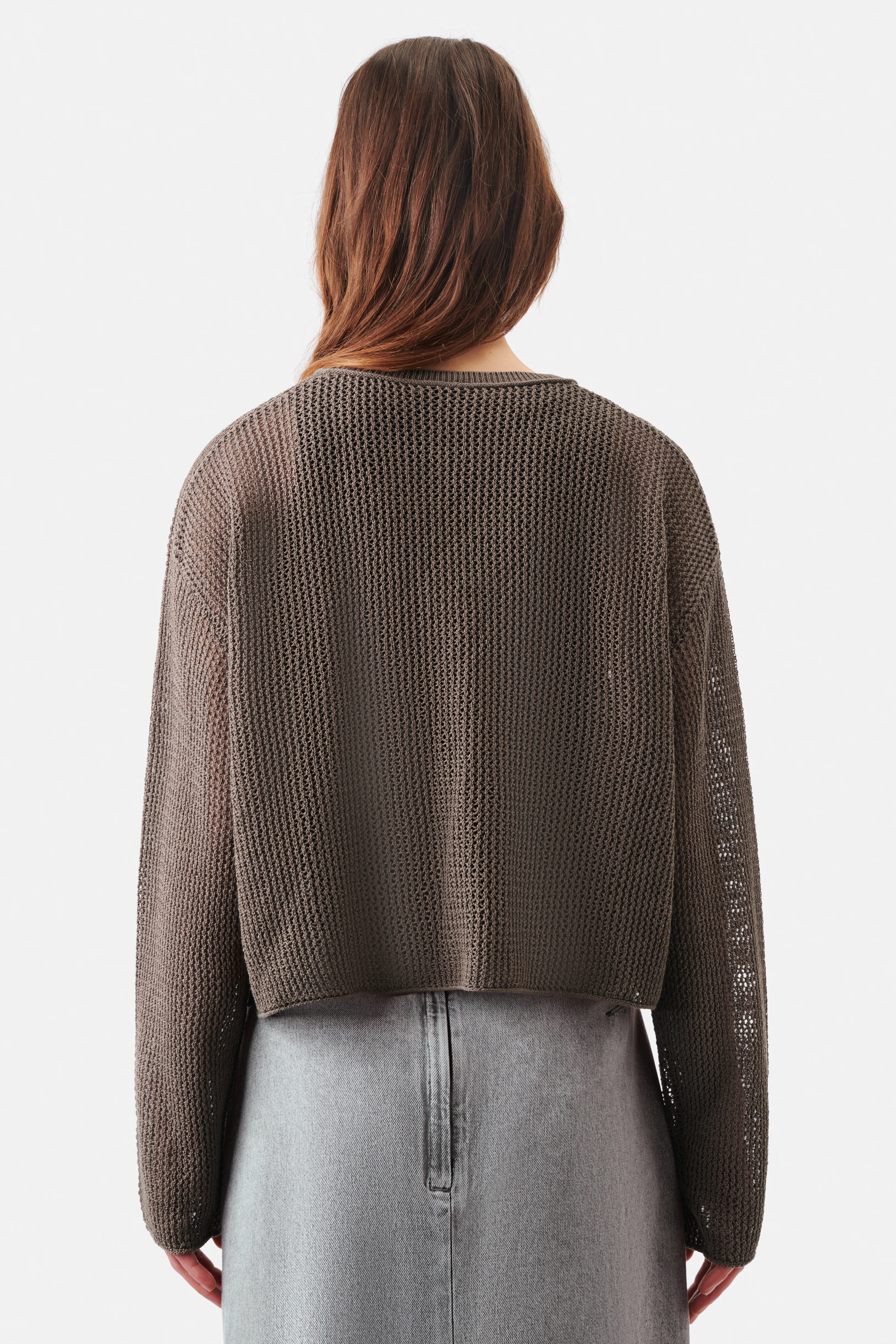 IMENY - Verkürzter Pullover in Bändchengarn - Damen - braun - Rückansicht