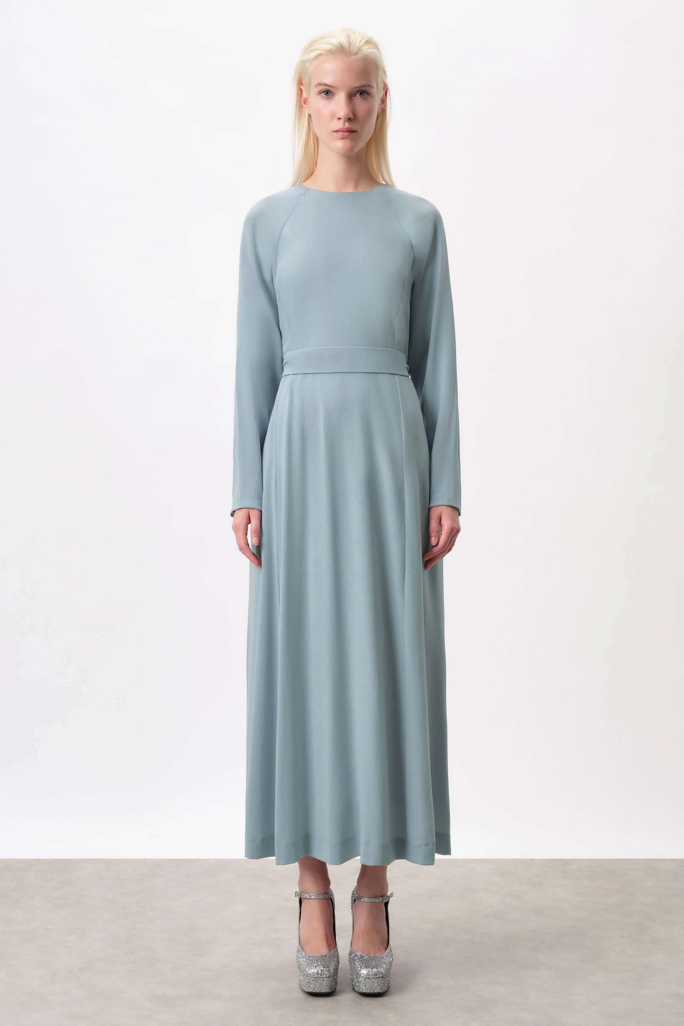 KAROYA - Kleid mit Raglanärmel und Bindegürtel in hochwertigem Crepe - Damen - blau - Ganzkörper-Frontansicht