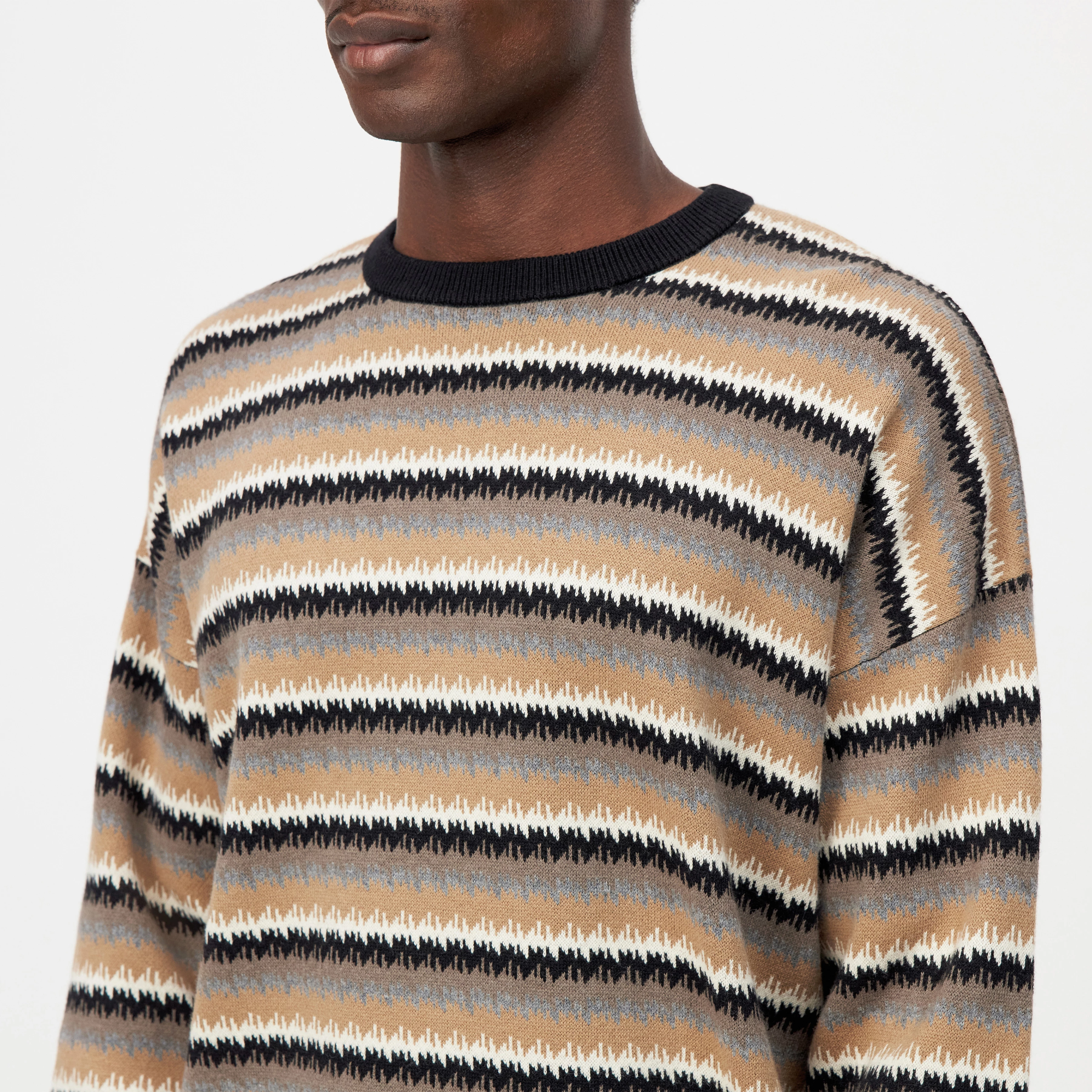 NEELIO - Pullover in Jacquard - Herren - schwarz - Detailansicht am Model
