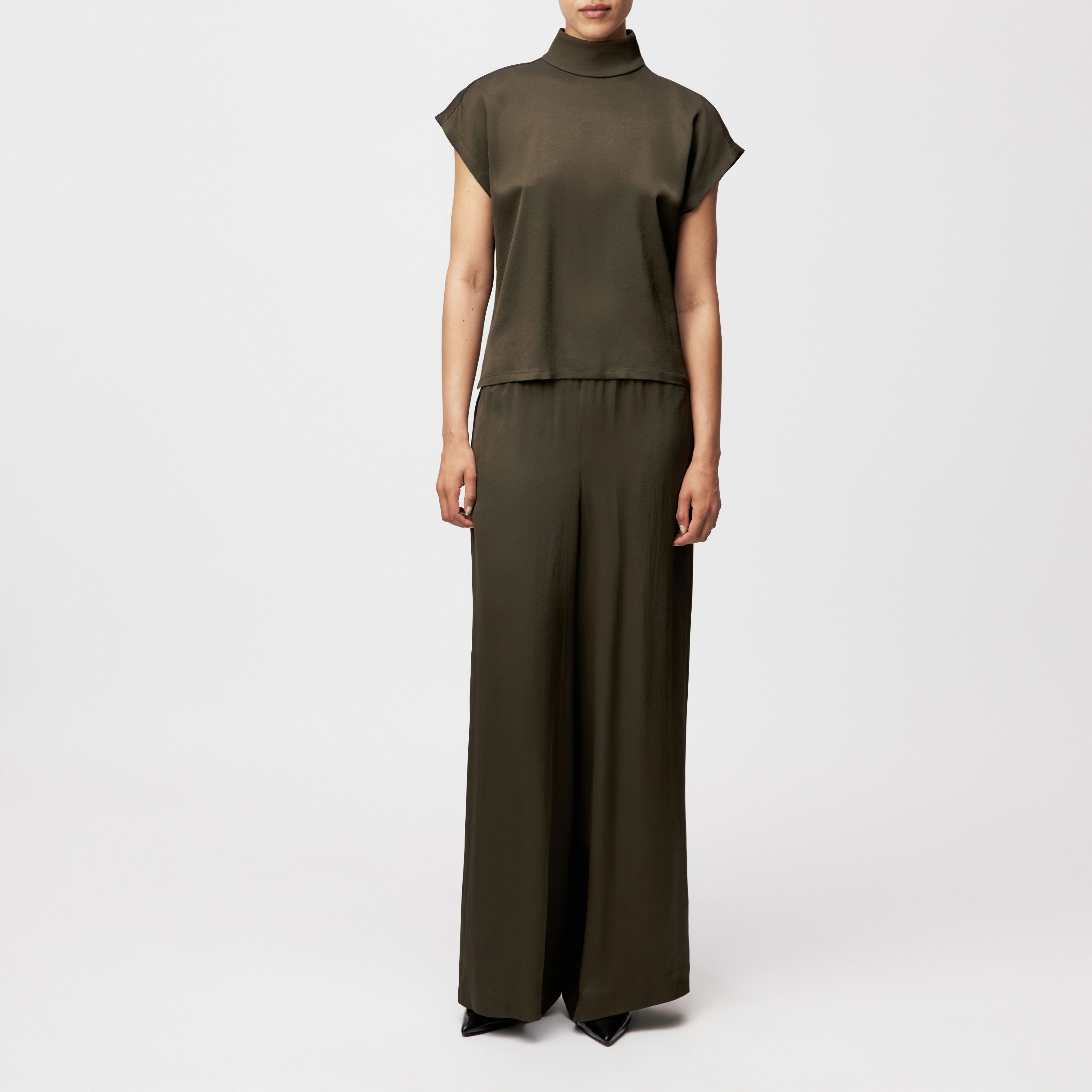 ALARIA_1 - Shirt blouse with stand-up collar in satin - women - green - Ganzkörper-Frontansicht