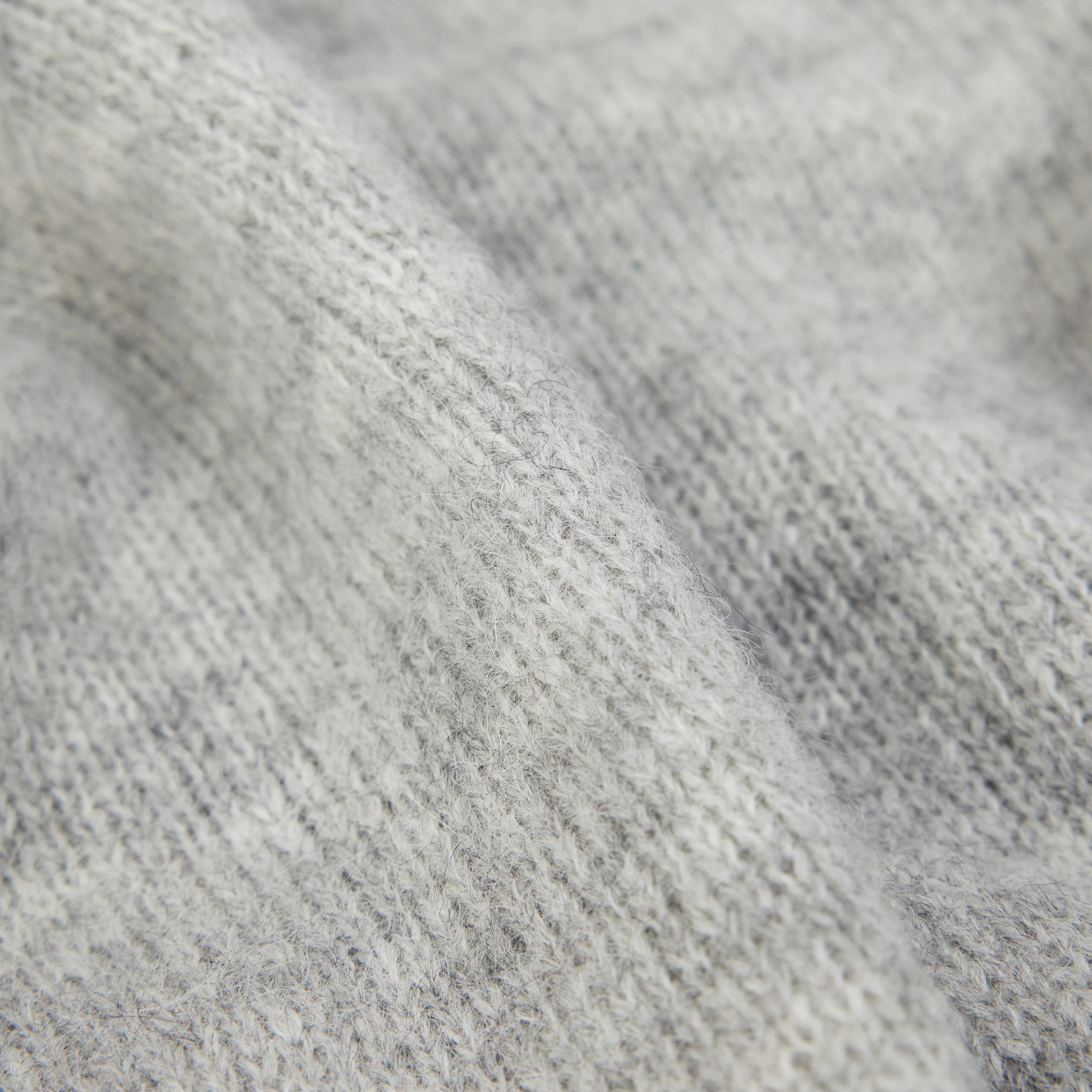 SOMAIJA - Oversized jumper in luxurious alpaca blend - women - grey - Materialbild (B2C)