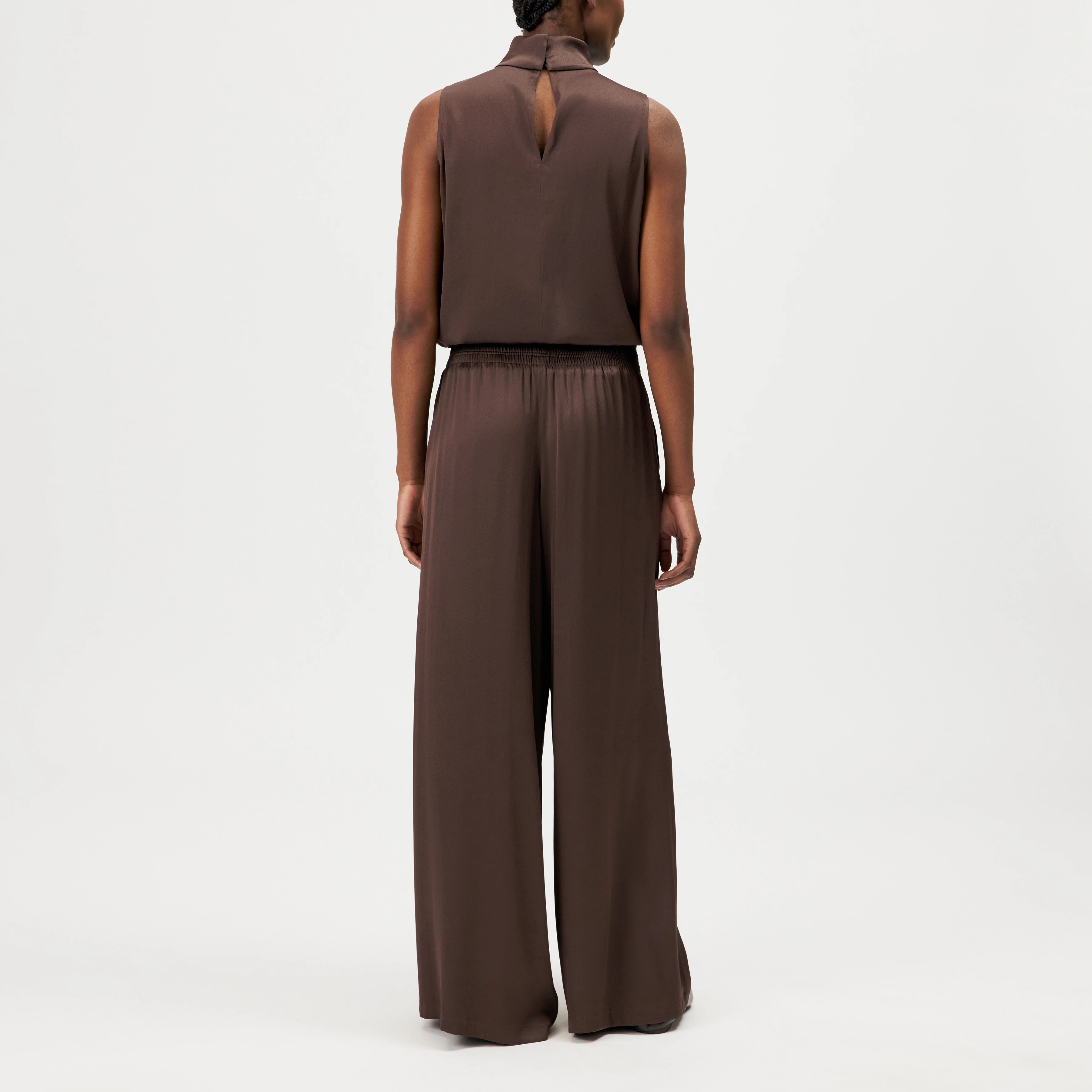 CEILING - Pantalon large en satin fluide - women - marron - Rückansicht