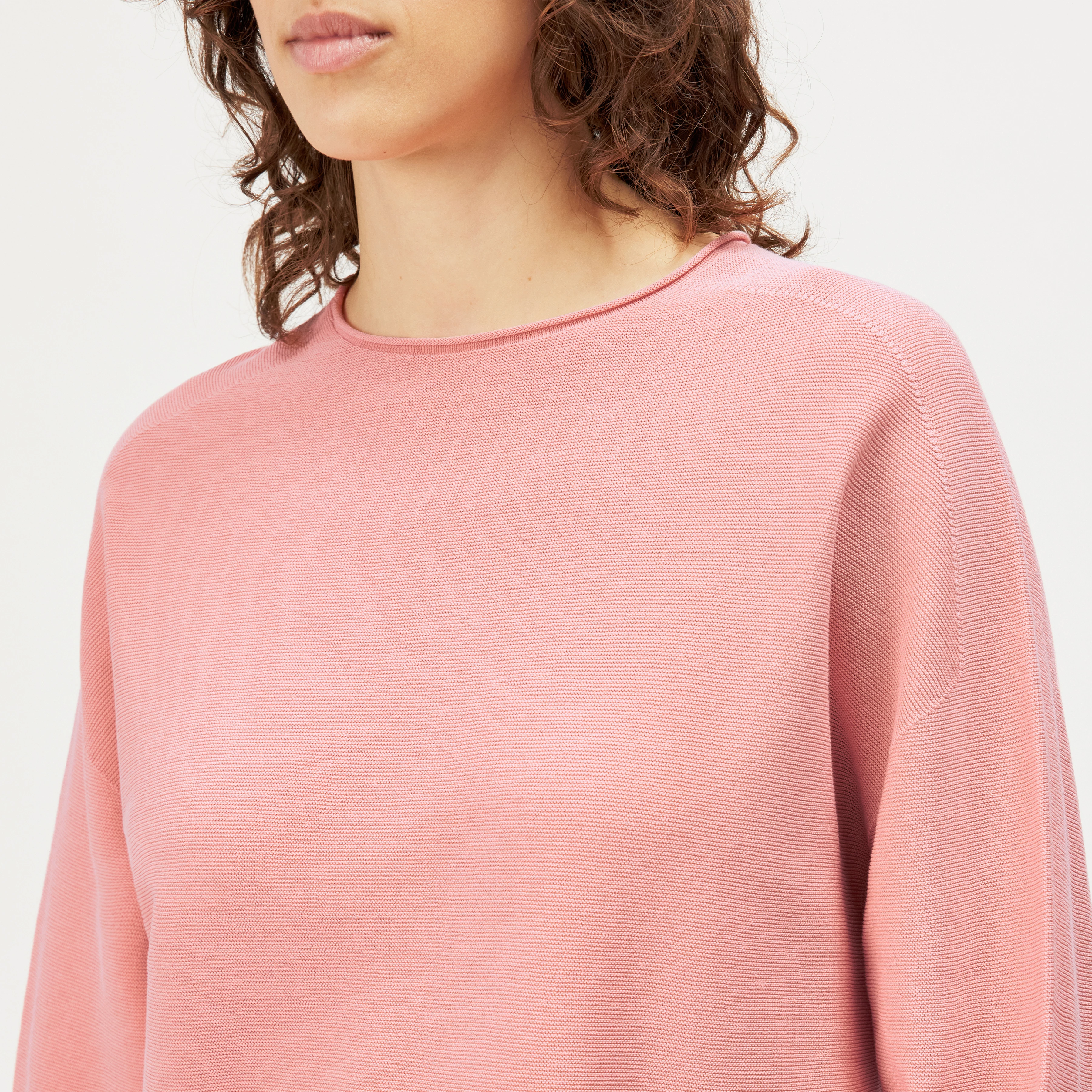 MEAMI - Cropped egg-shape pullover in pure cotton - women - orange - Detailansicht am Model