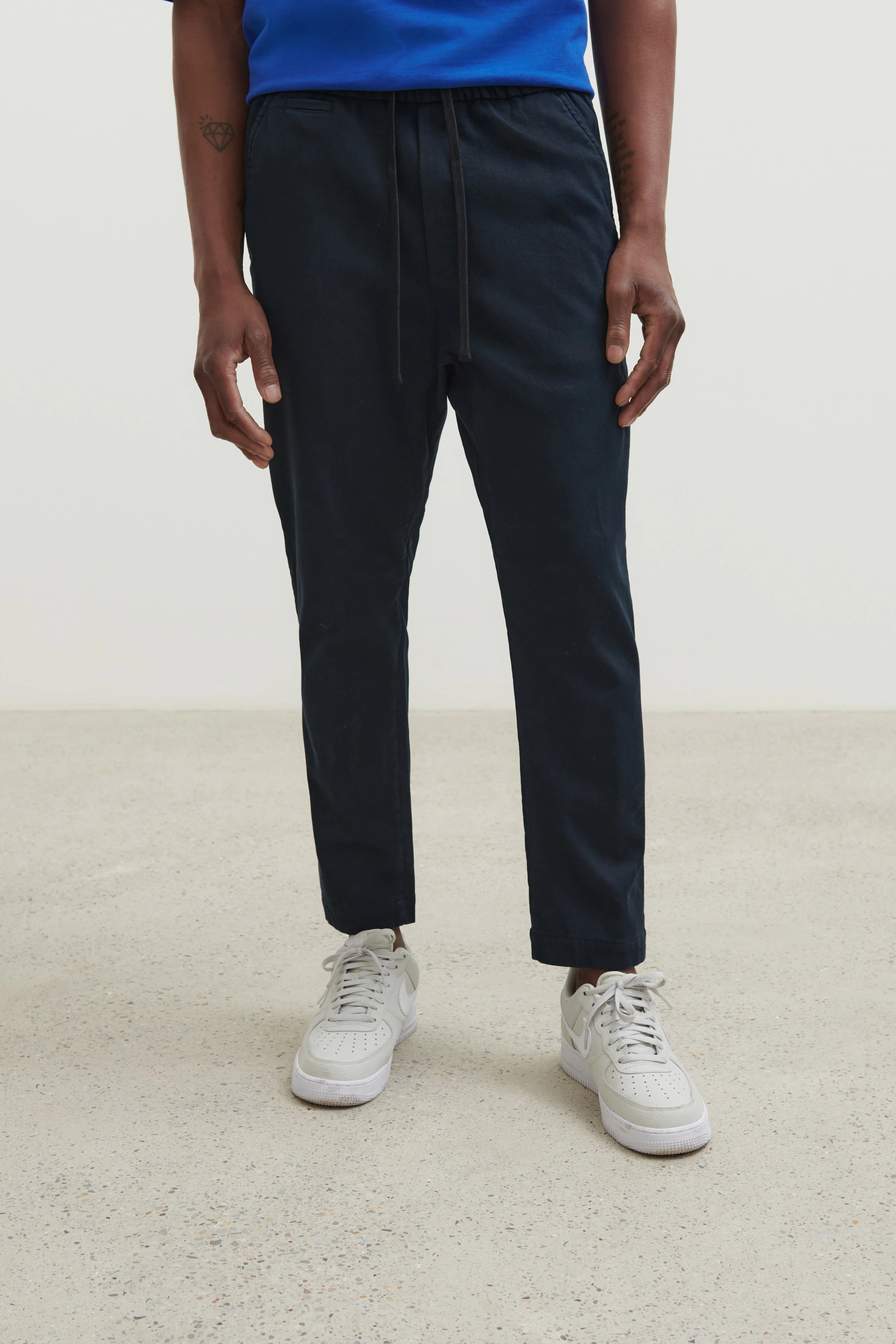 TROP - legere Jogpant im Lederlook - Herren - blau - Frontansicht