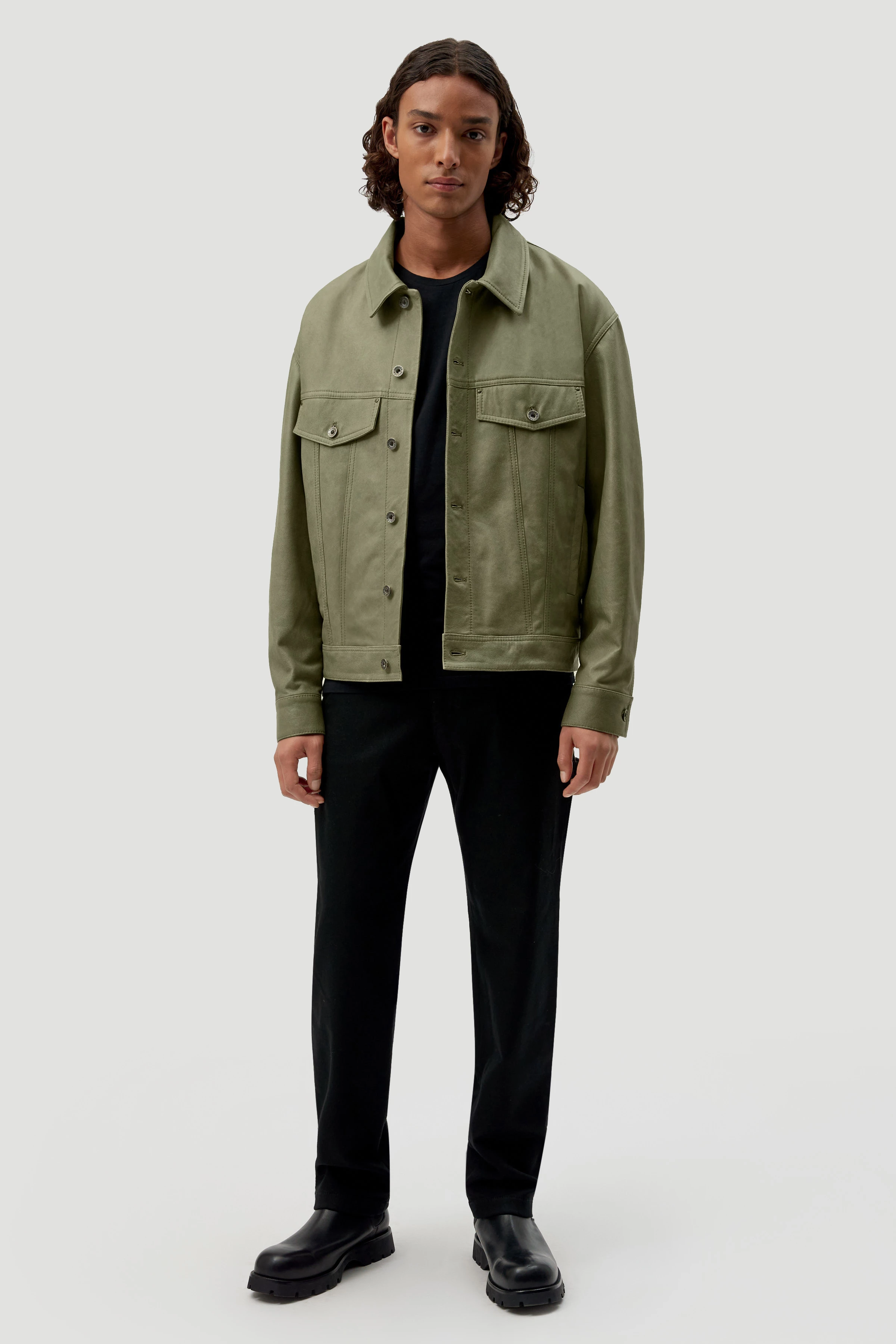 MAJID - Trucker Lederjacke - Herren - grün - Ganzkörper-Frontansicht