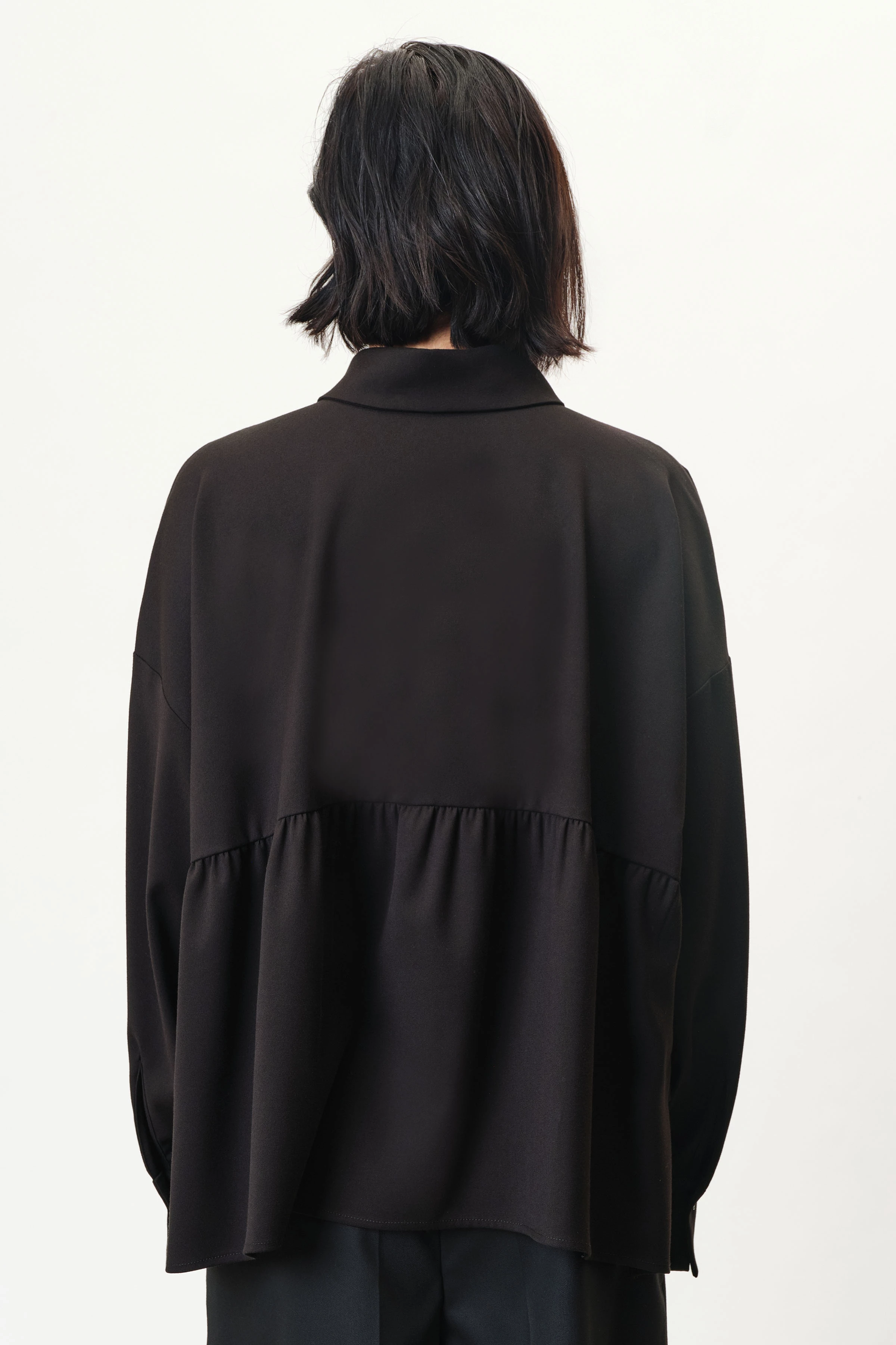 FLANNA - Oversize-Hemdbluse mit tiefer Rückenpasse in softem Flanell - Damen - schwarz - Rückansicht