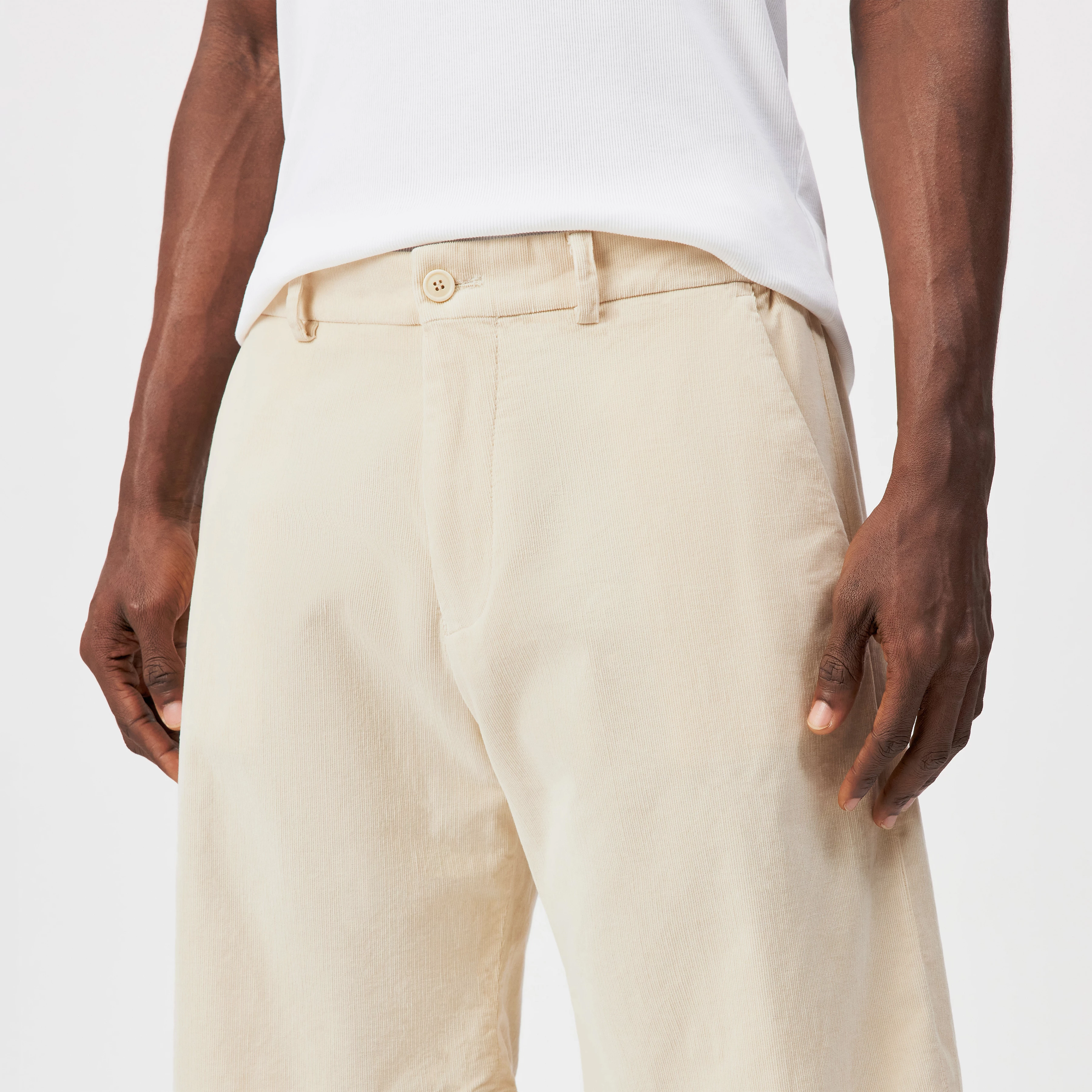 YASAN - Regular Fit Short in Cord - Herren - beige - Detailansicht am Model