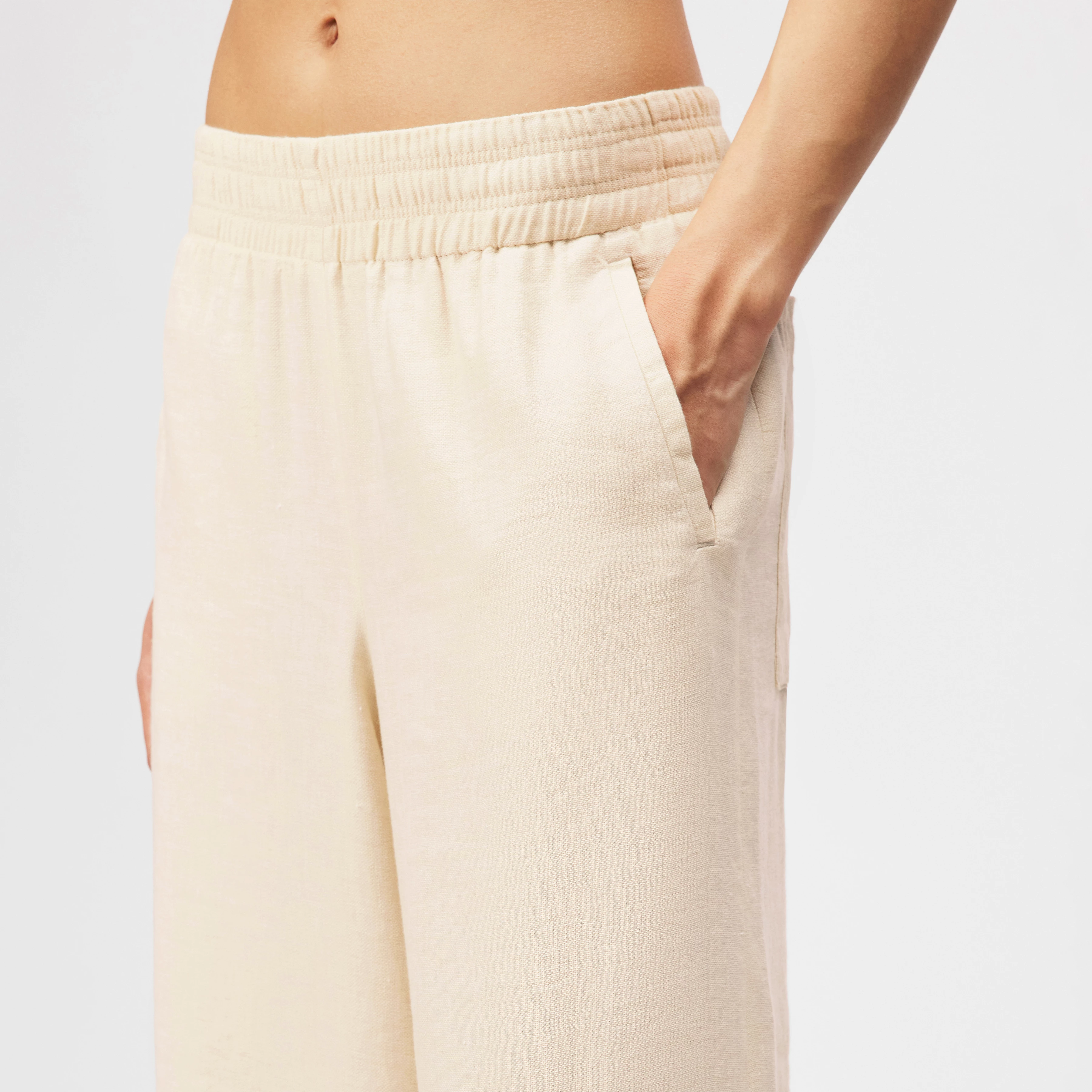 CEILING - Wide trousers in linen-viscose mix - women - off white - Detailansicht am Model