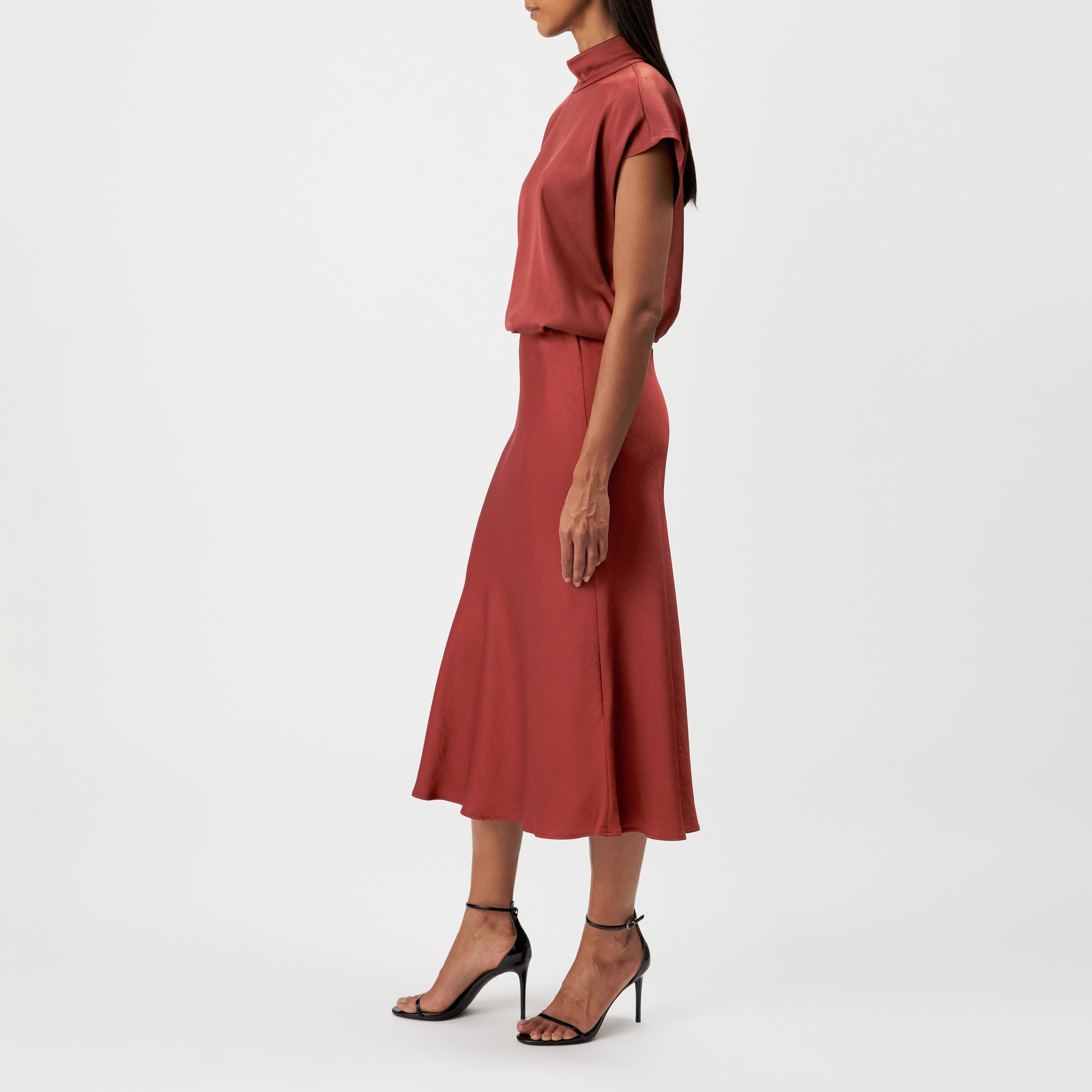 URA - Mid-length slip skirt in satin - women - red - Seitenansicht