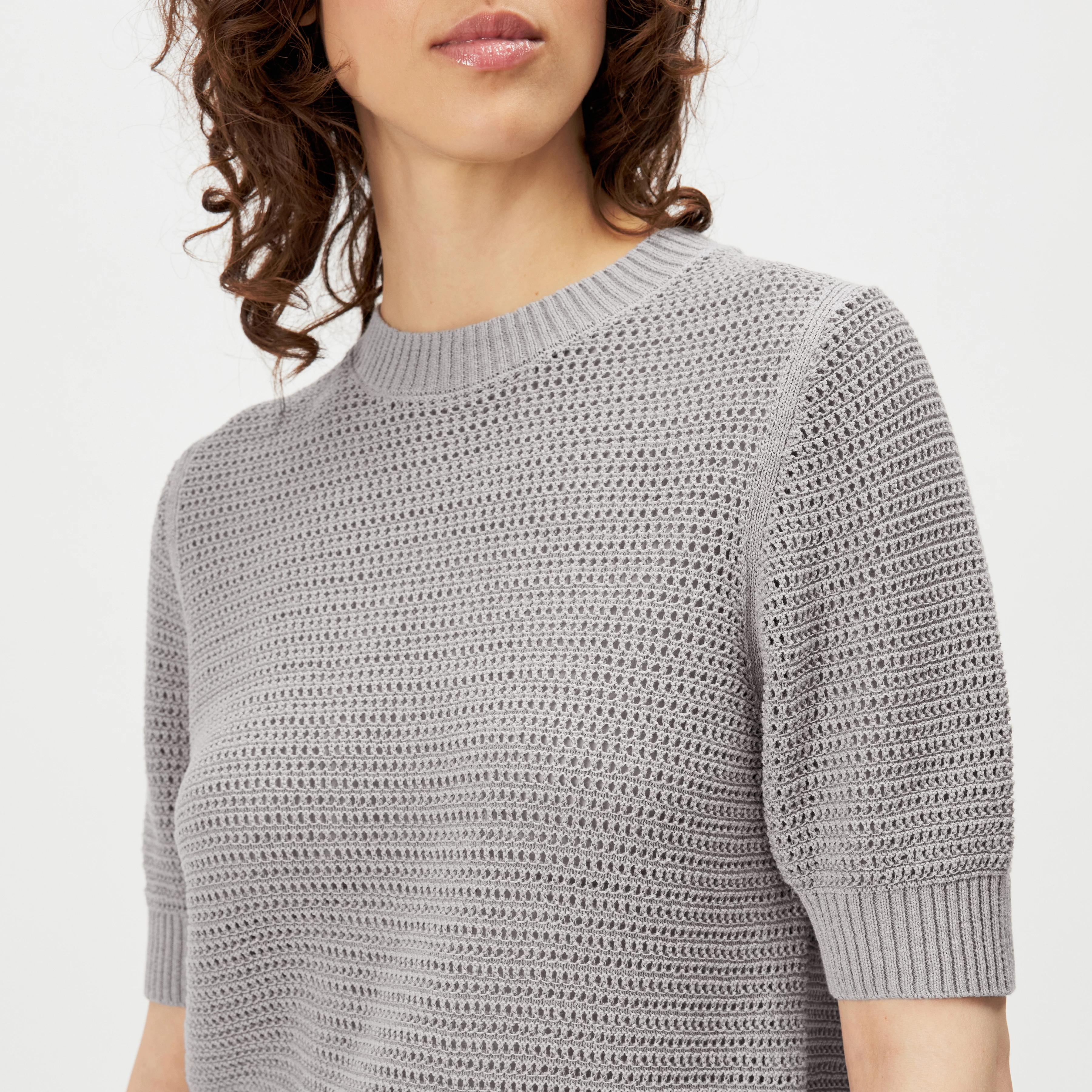 SANIDY - Chunky knit short sleeve in cotton blend - women - grey - Detailansicht am Model