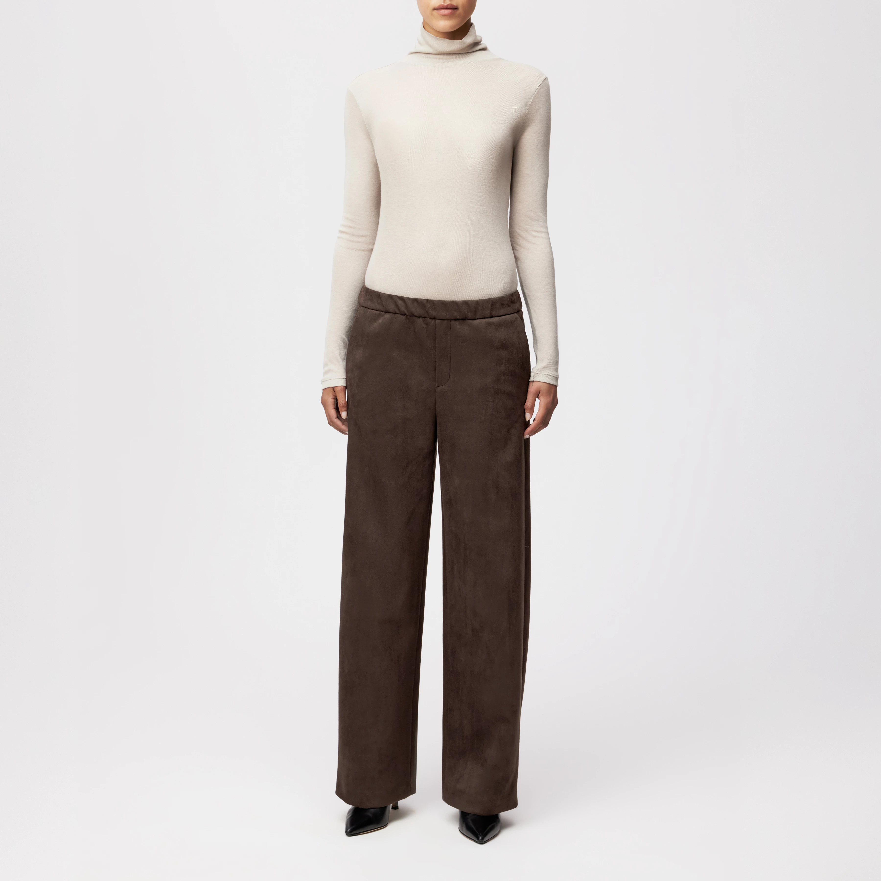 CONSIDER - Schlupfhose mit Barrel-Leg in Veloursleder-Optik - Damen - braun - Ganzkörper-Frontansicht