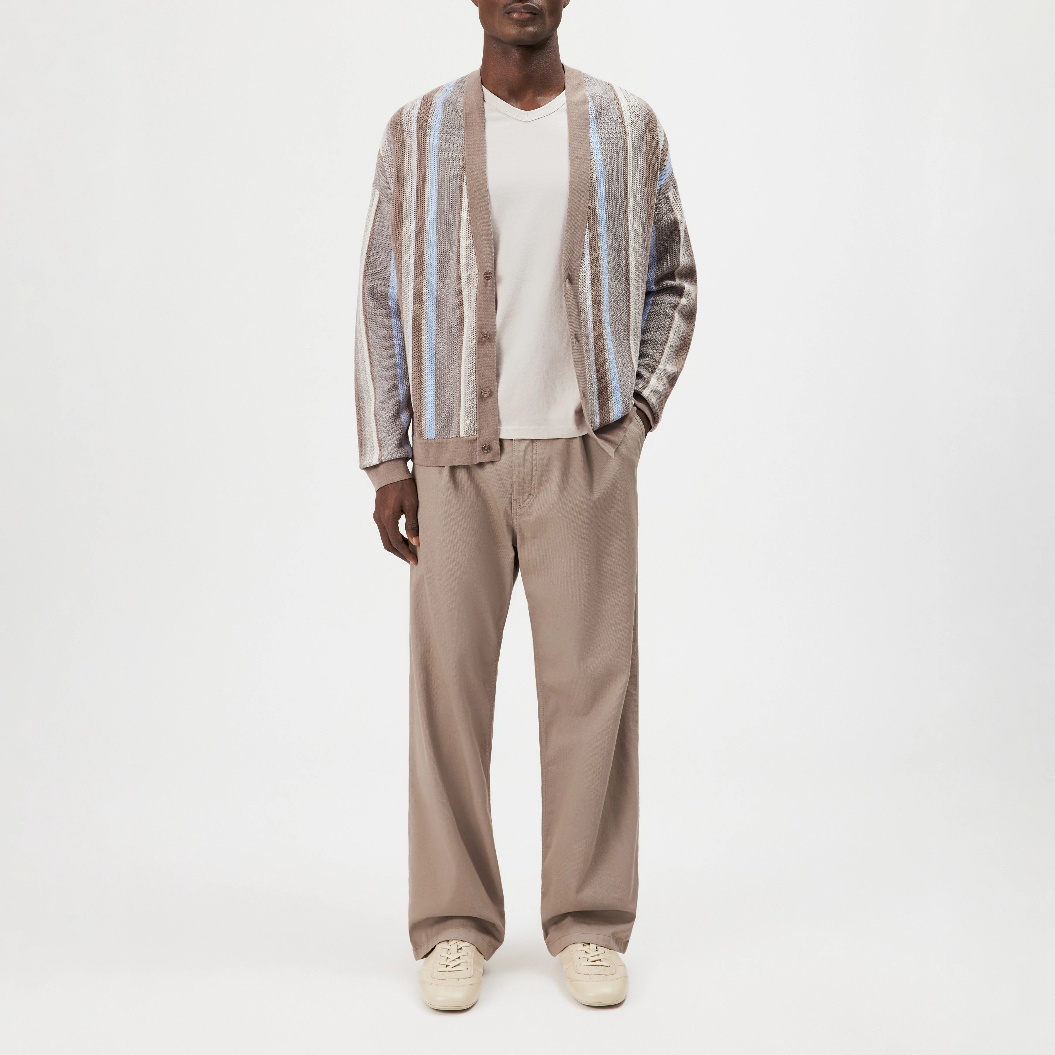 RIKKAD - Wide pleat-front cotton trousers - men - brown - Ganzkörper-Frontansicht