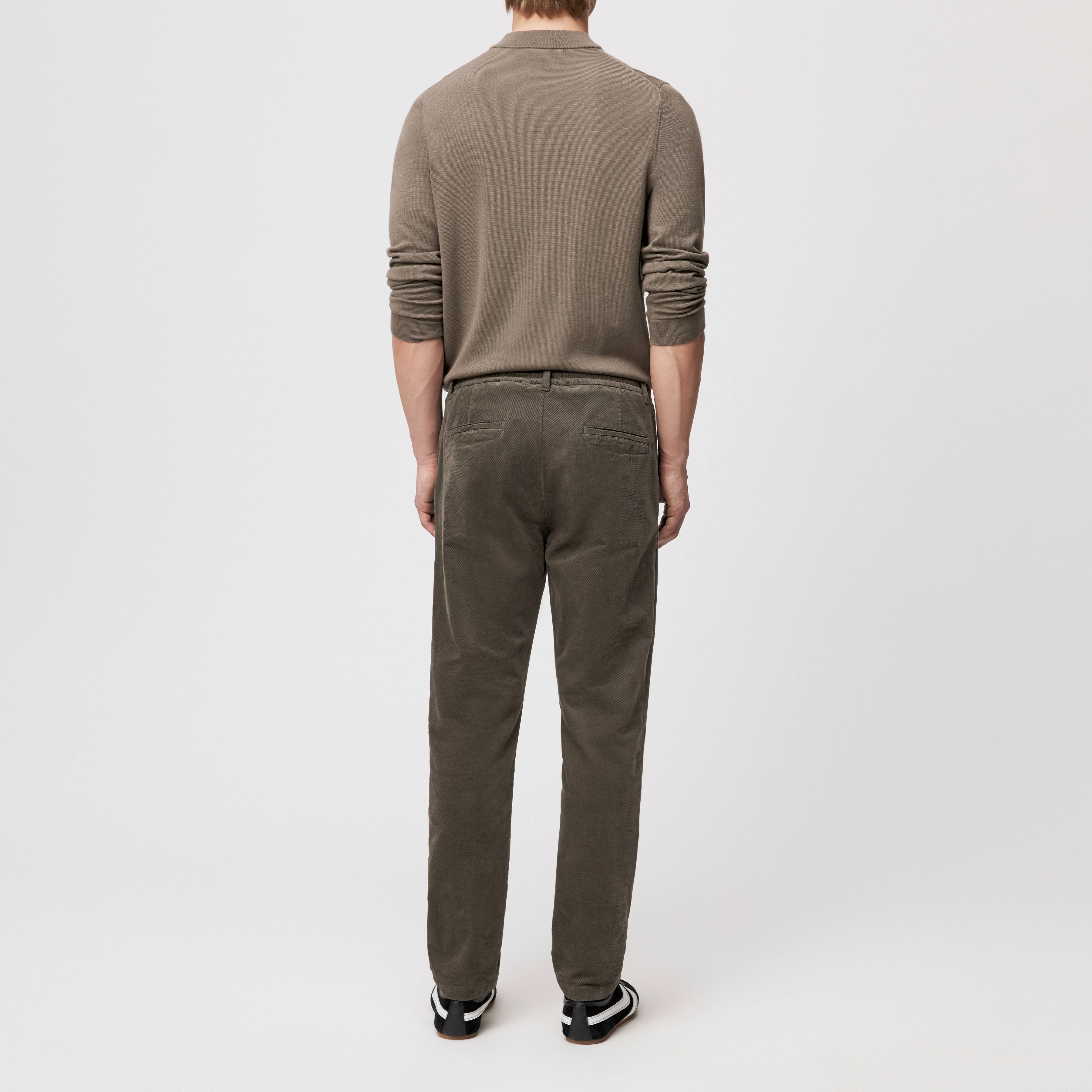 DEGER - Jogpants mit Tunnelzug in Samt - Herren - grün - Rückansicht