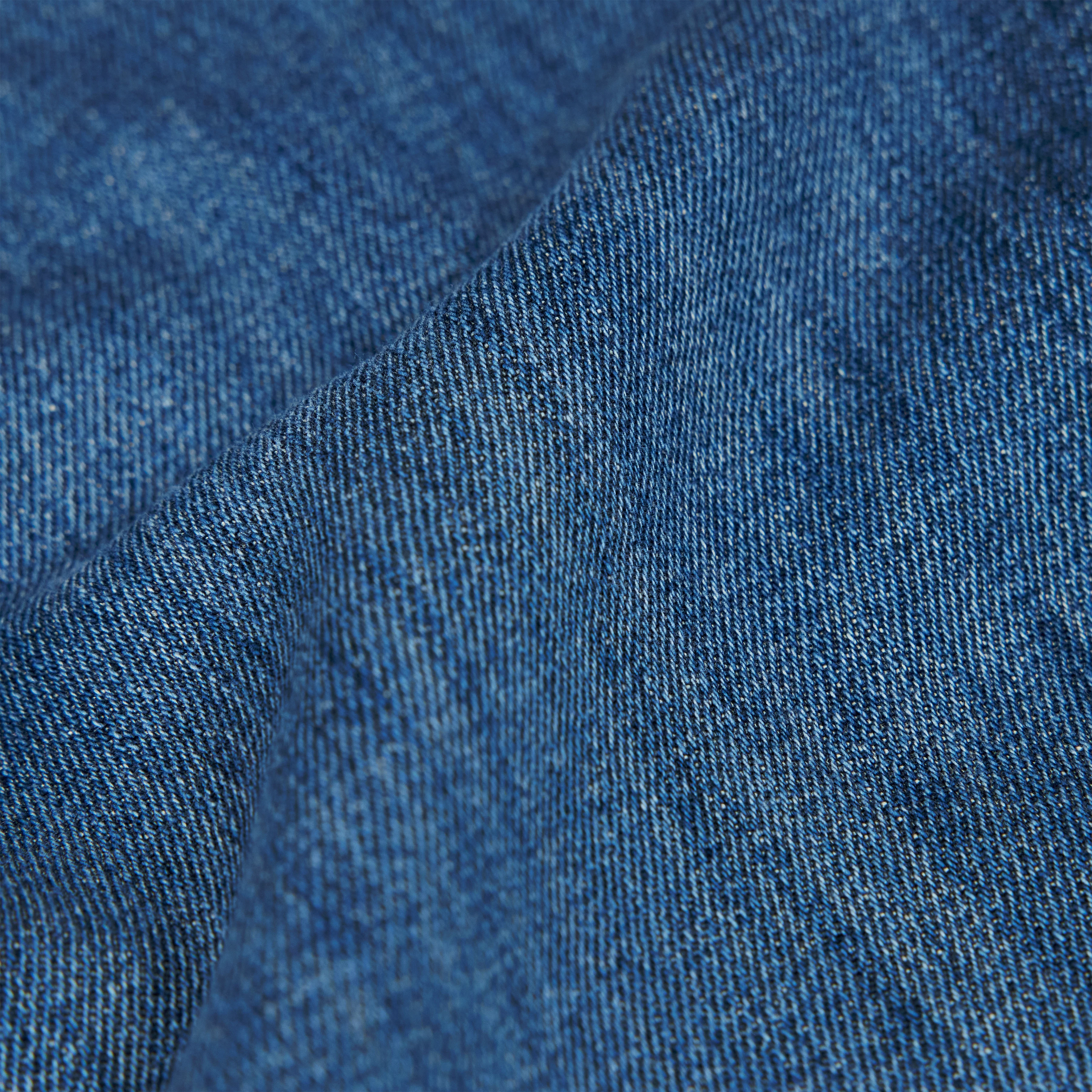 RICC - Slim Fit Jeans in authentischem Mid-Blue Denim - Herren - blau - Materialbild (B2C)