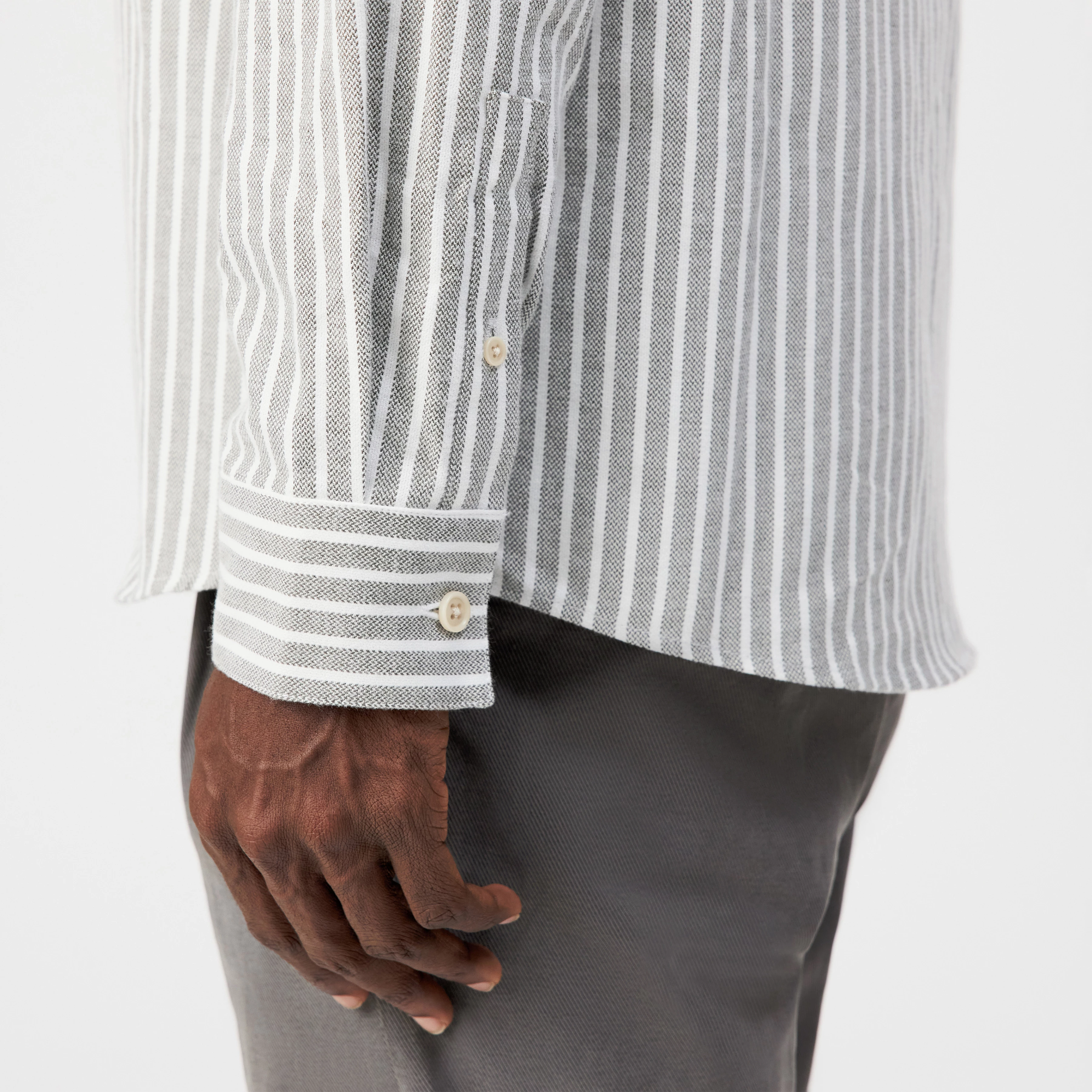 RAMIS - Regular Fit Hemd in Flanell - Herren - braun - Detailansicht am Model